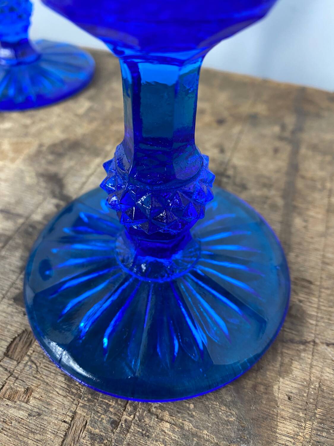 Casa Lopez Diamond-Tipped Wine Glasses