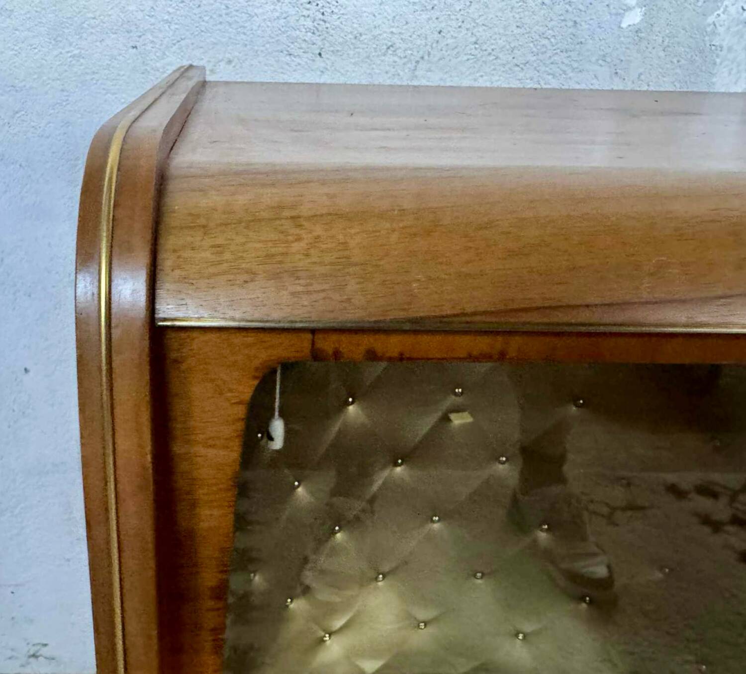 Small vintage bar suite