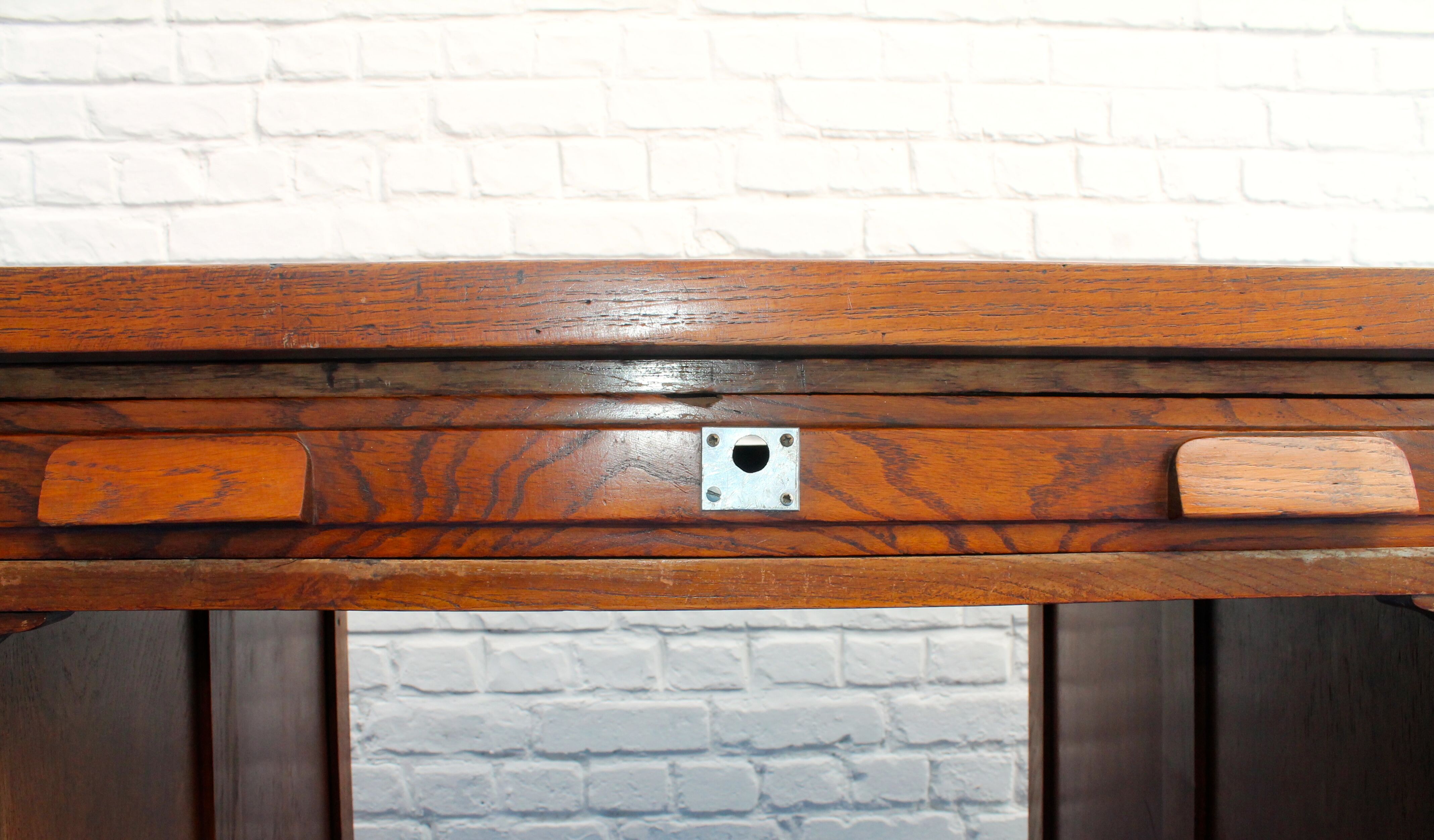 Former Minister coffered desk double