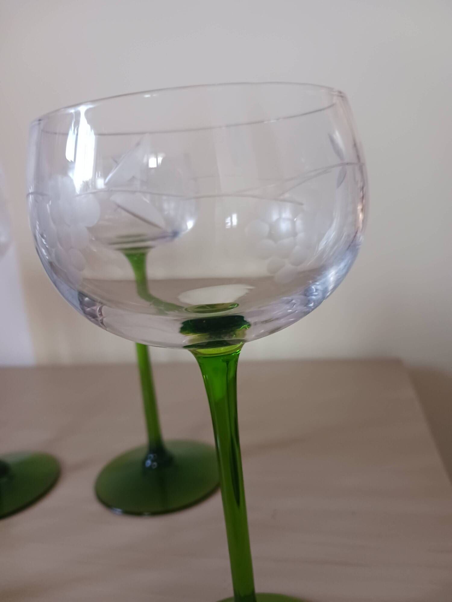 White wine glasses in crystal.