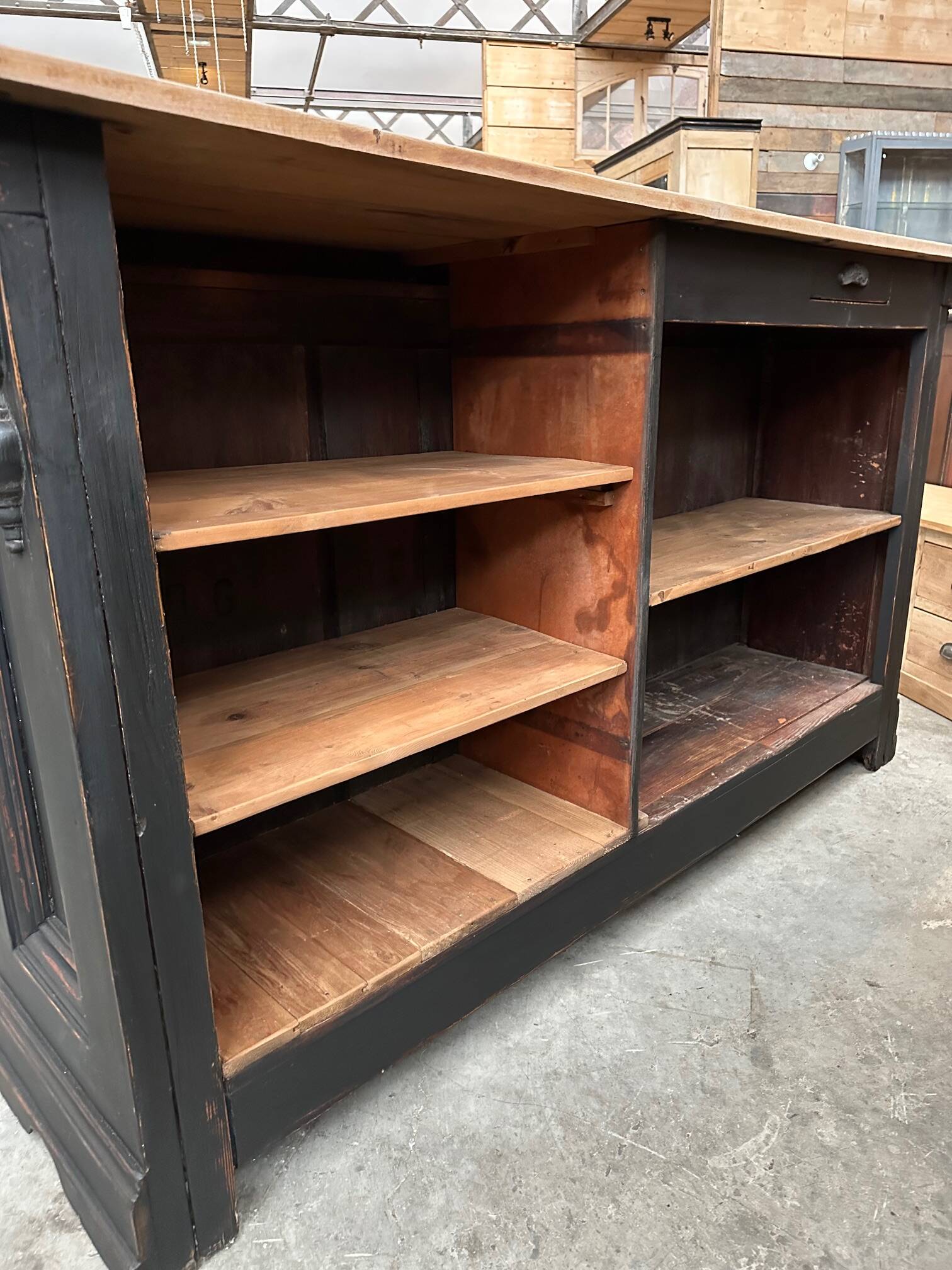 Early 20th century bar counter