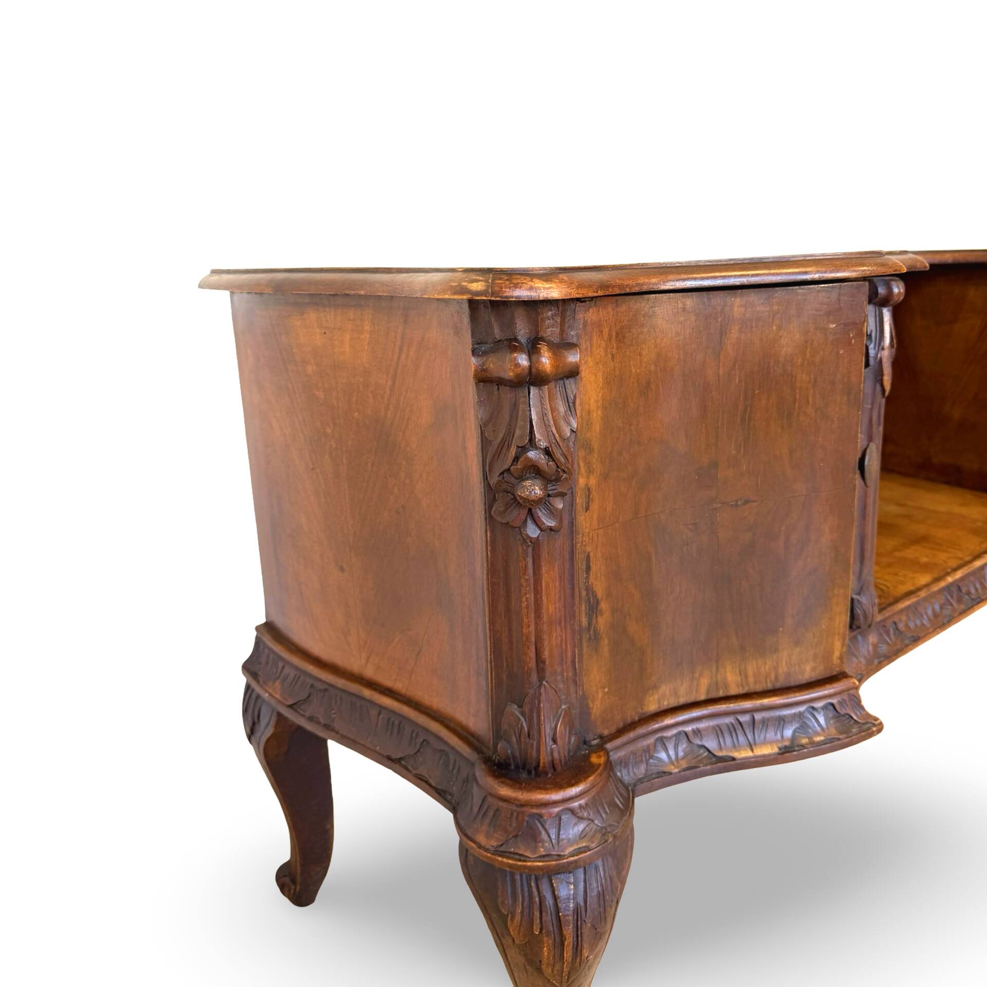 Italian console/petinus from the 1930s.