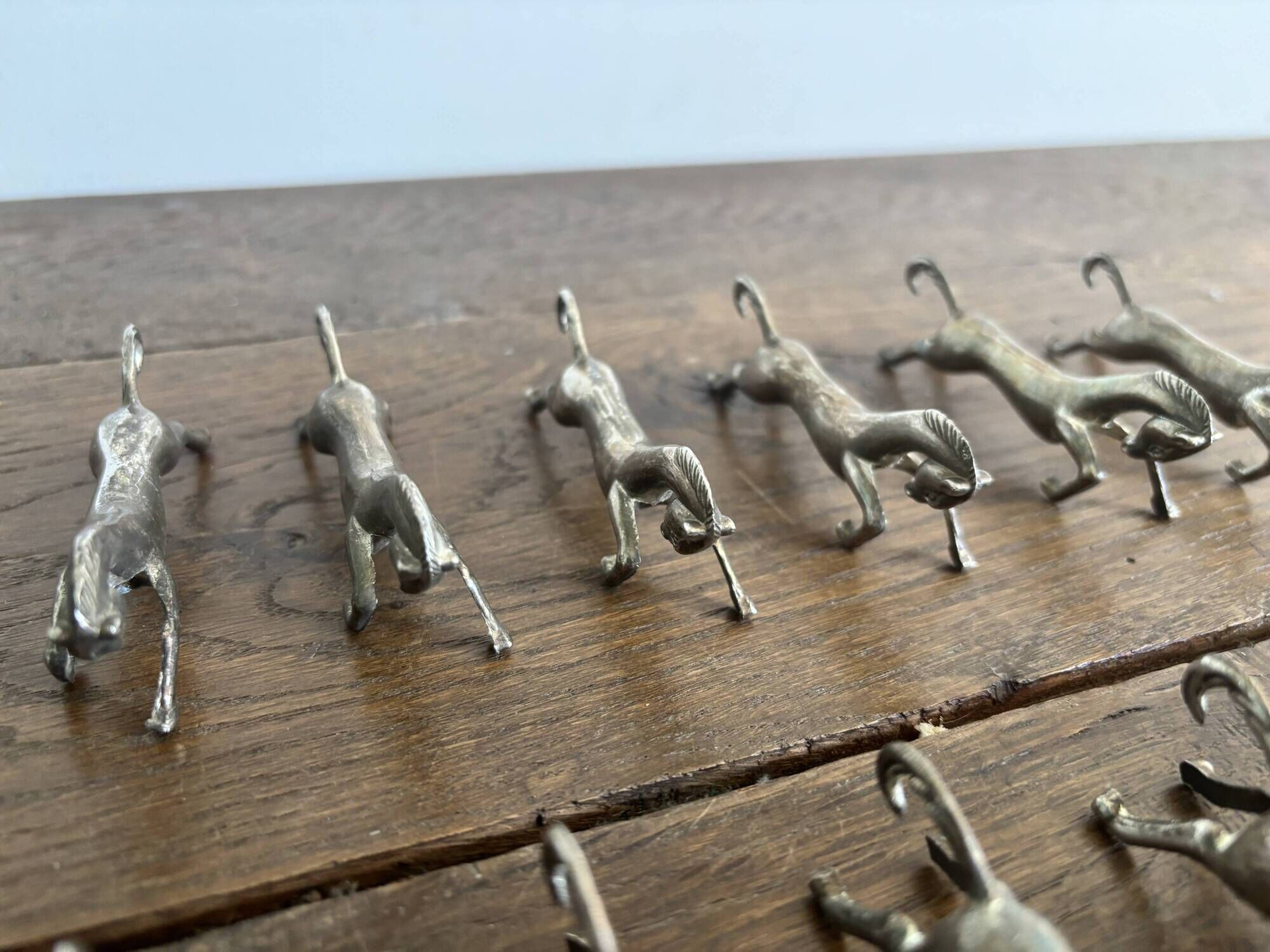 Set of 12 vintage horse galloping knife rests – Silver-plated metal