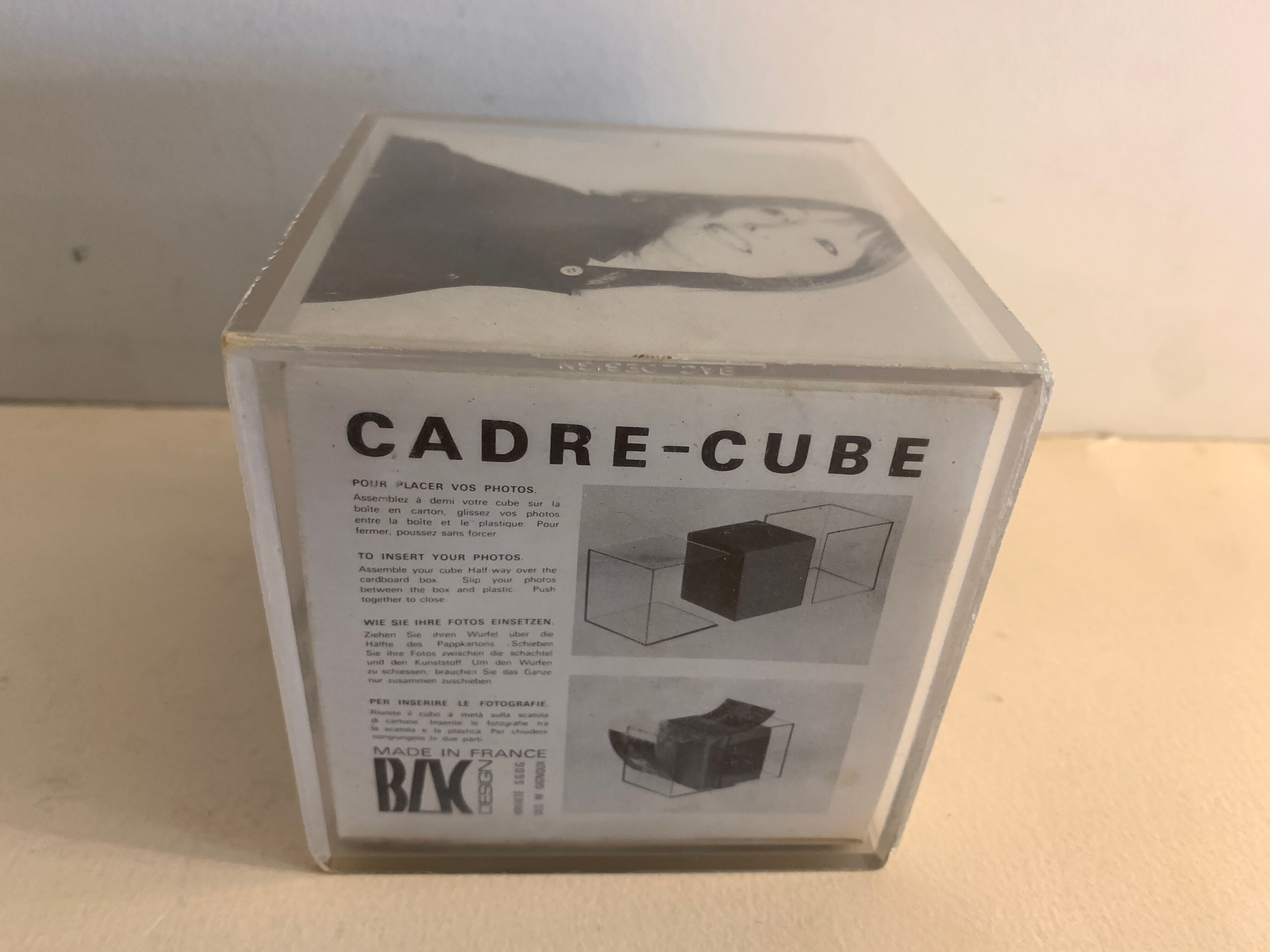 Photo frame or cube in plexiglass Michèle Gignoux for Bac Design, 1970