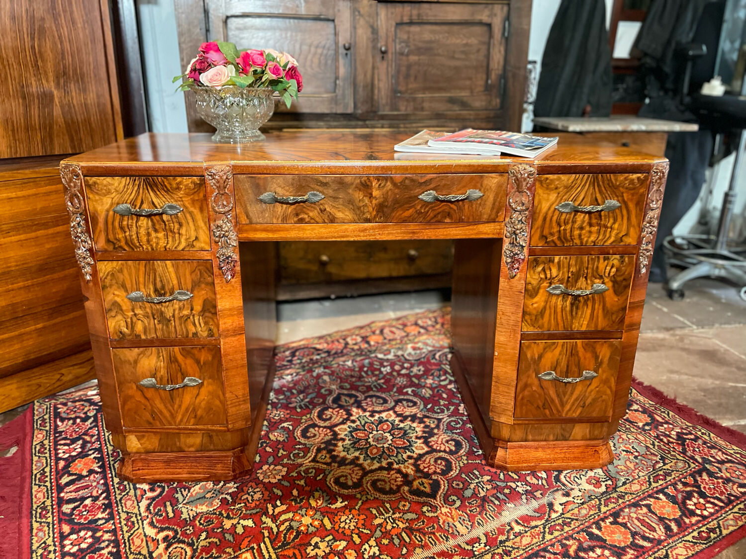 Art deco vintage brocante burr walnut desk carved 1920-1930