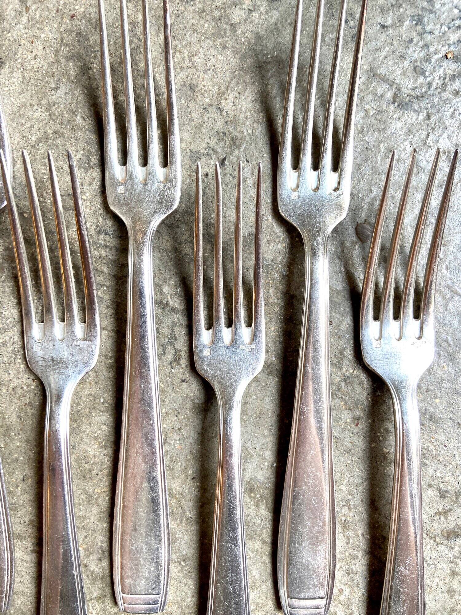 6 fourchettes en métal argenté