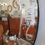 Large oval Venetian mirror with closed sides, 1940