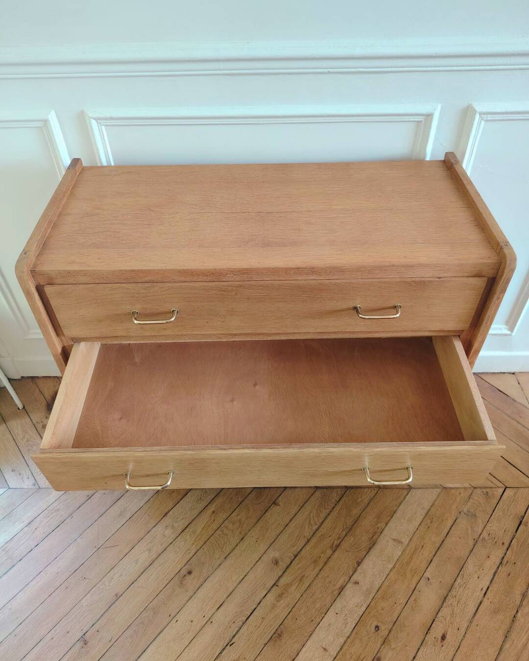 Commode vintage rénovée de style scandinave en chêne massif, années 50-60