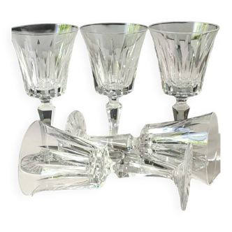 Lot 5 x Large stemmed wine glasses signed Cristal Sèvres France/Marigny model. In cut crystal, diamond point design. High 16.5 cm