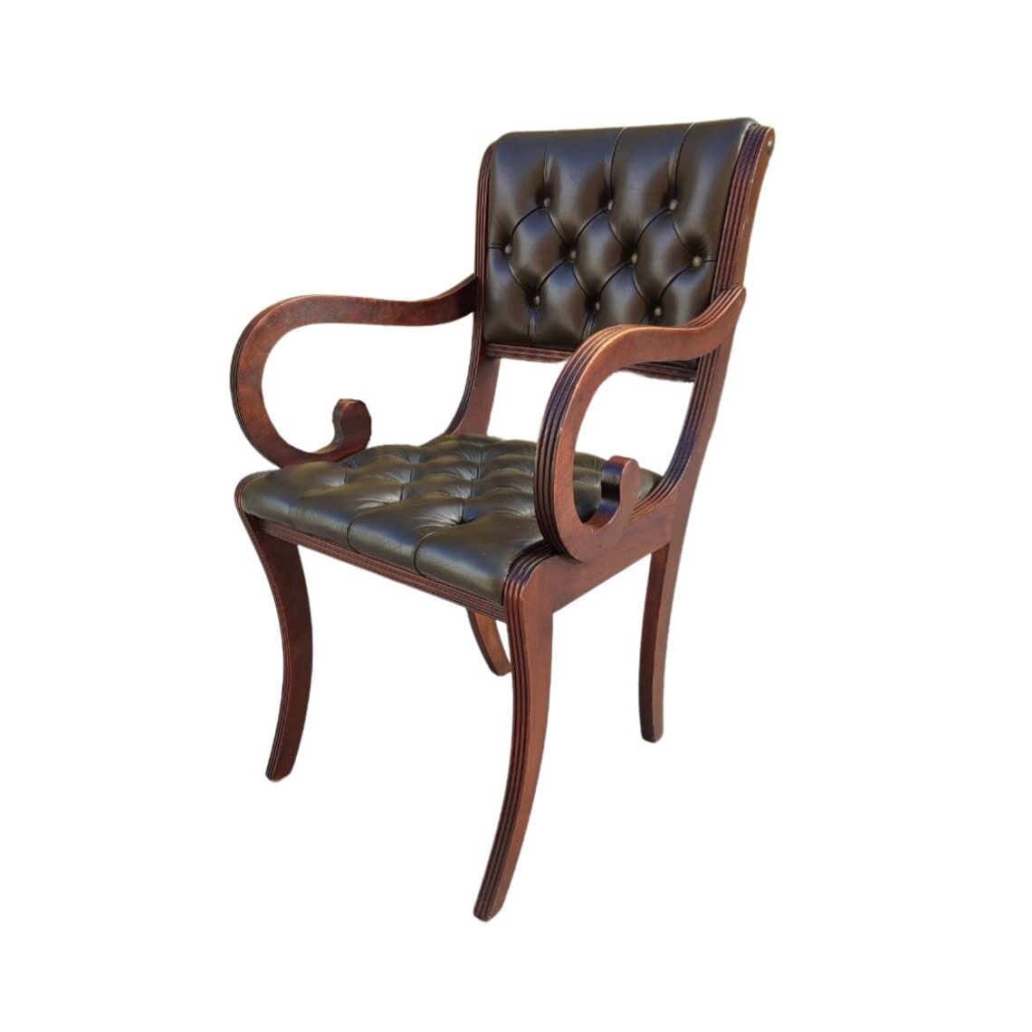 Set of 8 high-quality iconic green leather chesterfield dining chairs