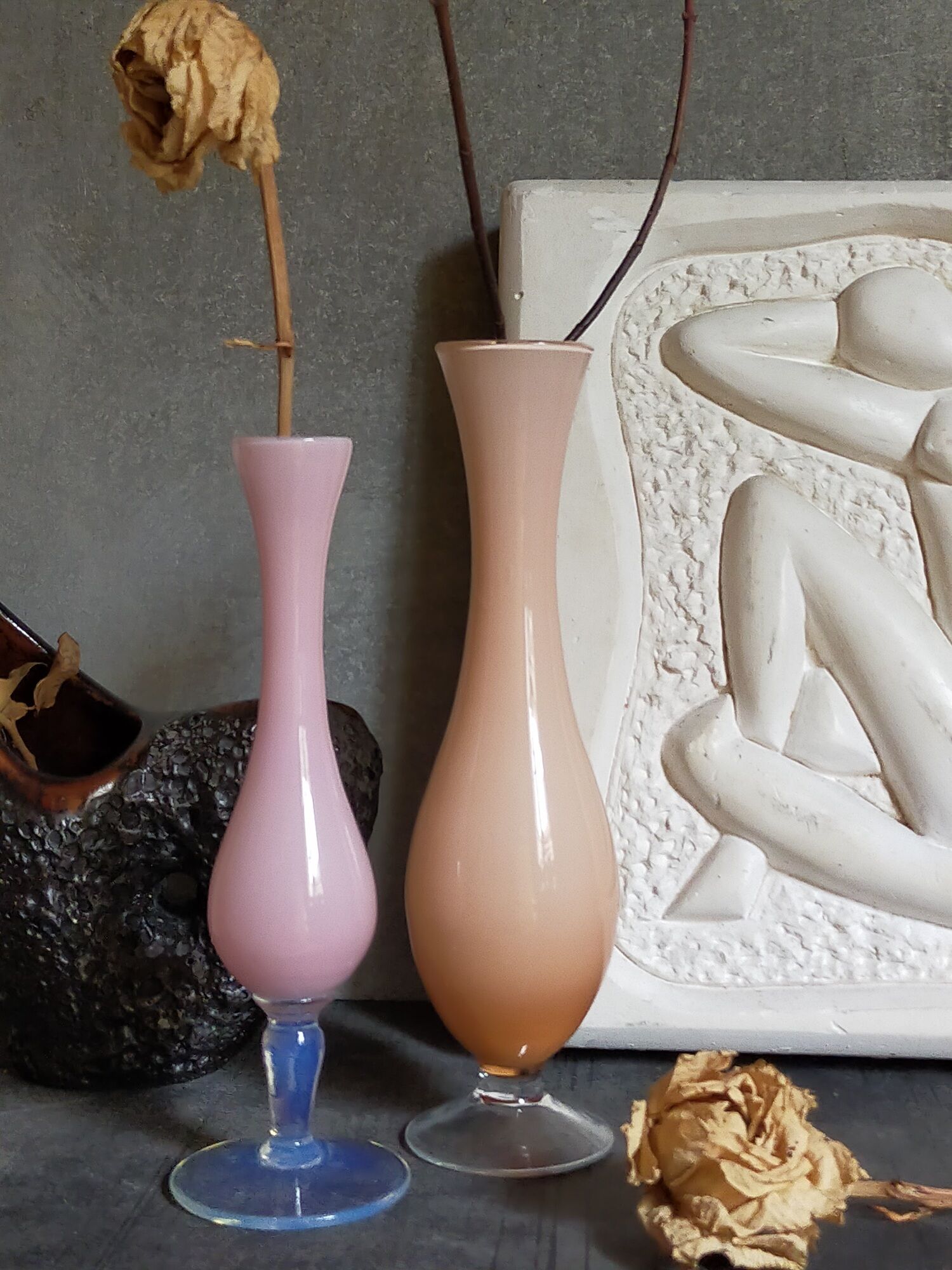 Duo of soliflores vintage glass and opaline