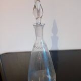 Carafe in chiseled glass and flame-shaped stopper
