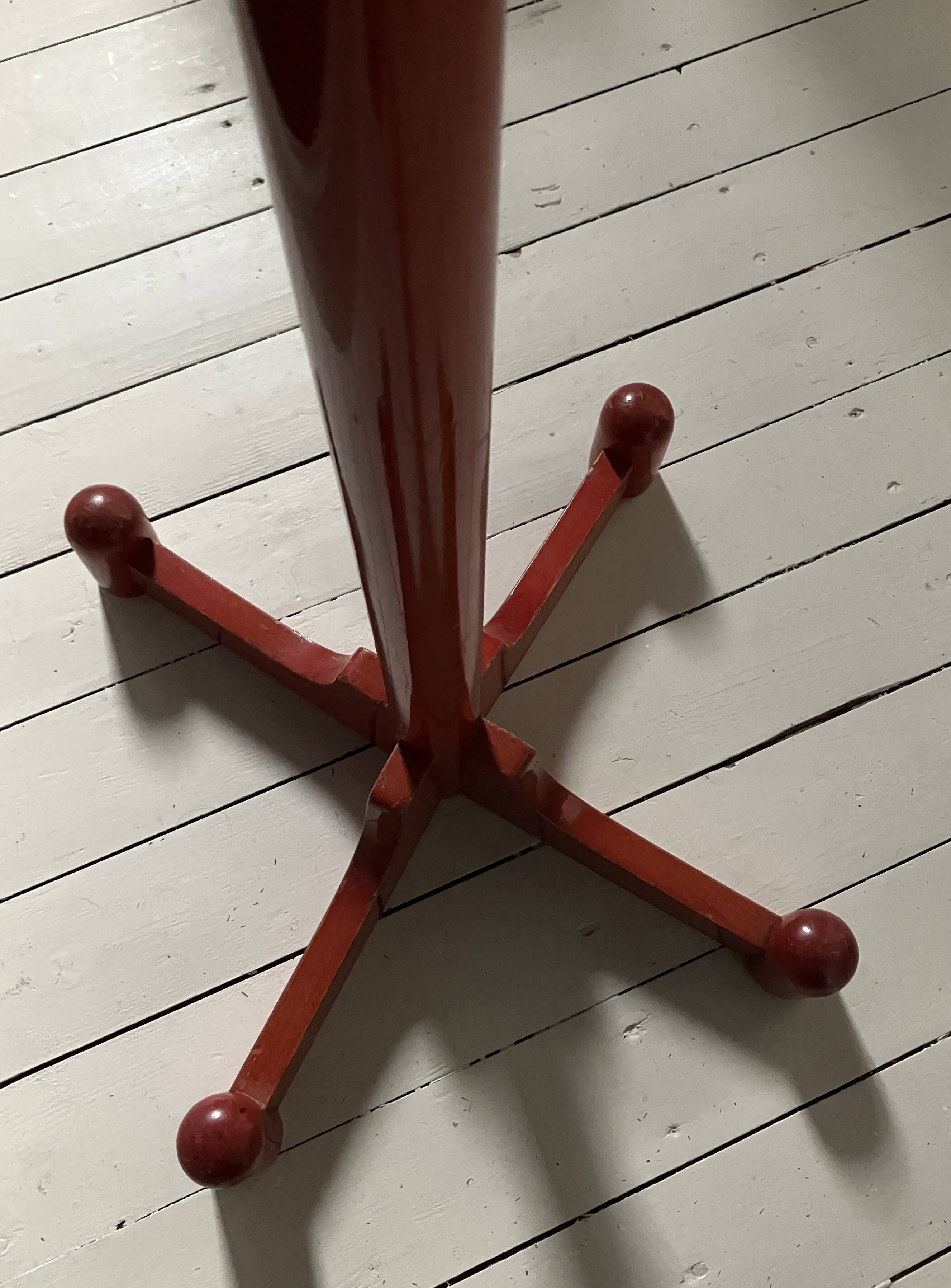 Porte manteau rouge vintage années 80