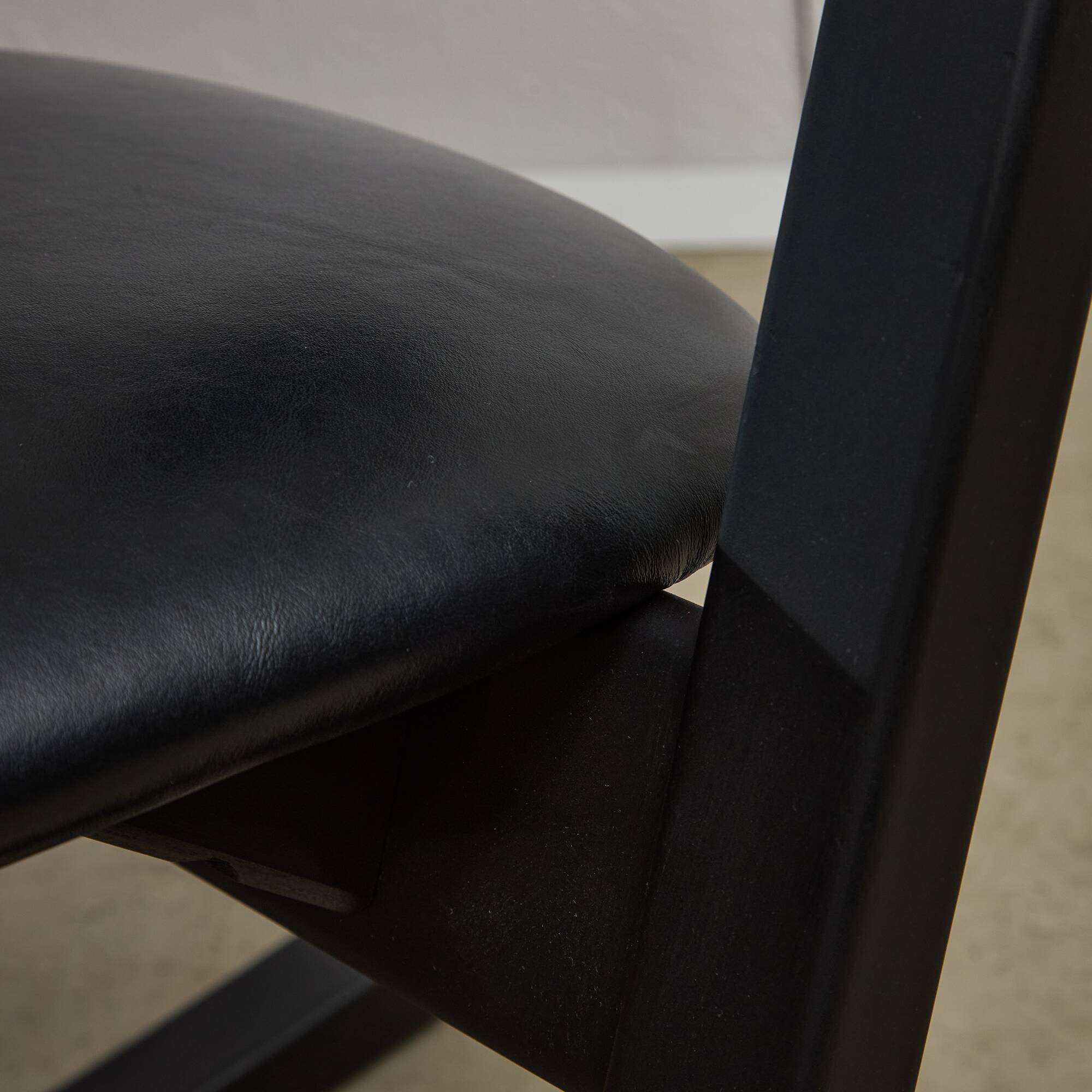 Chaise Ergonomique Pendule en Cuir Noir par Peter Opsvik pour Stokke, 1983