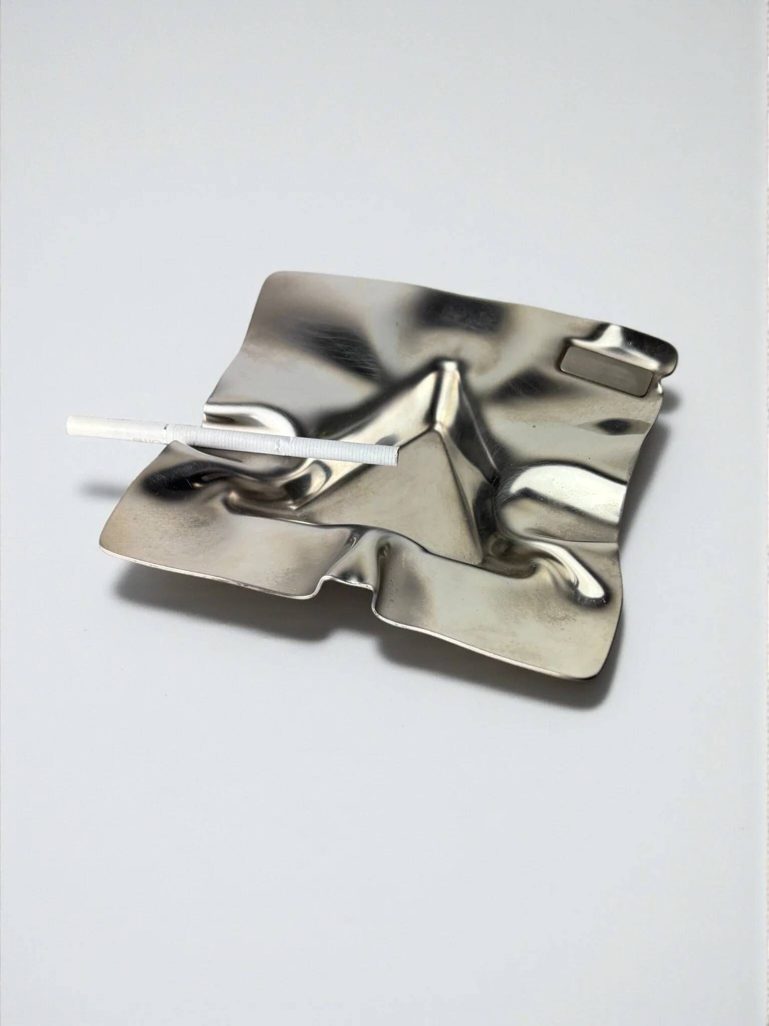 Cendrier biomorphe, en acier inoxydable, Espagne, années 1970