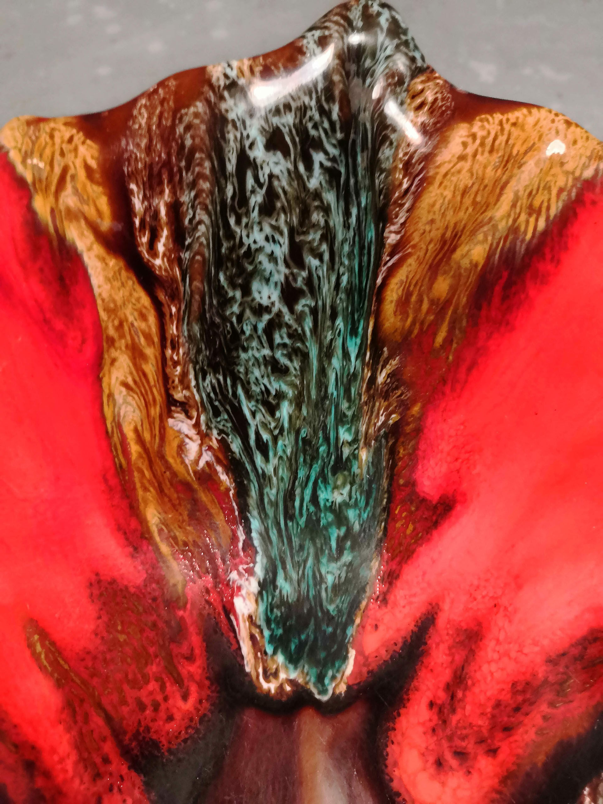 Vallauris vine leaf pocket empty signed