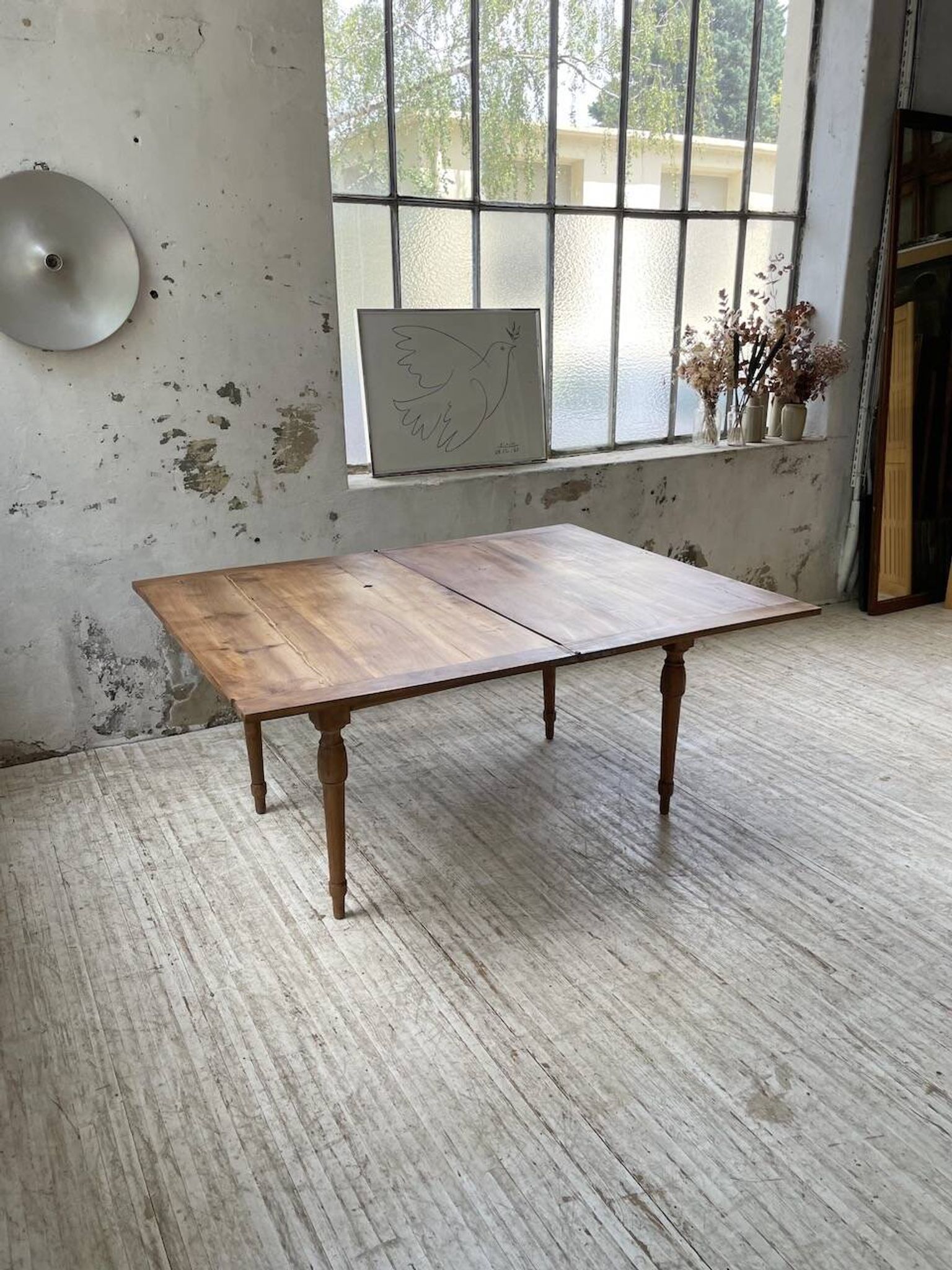 Table de ferme noyer plateau pivotable à allonges
