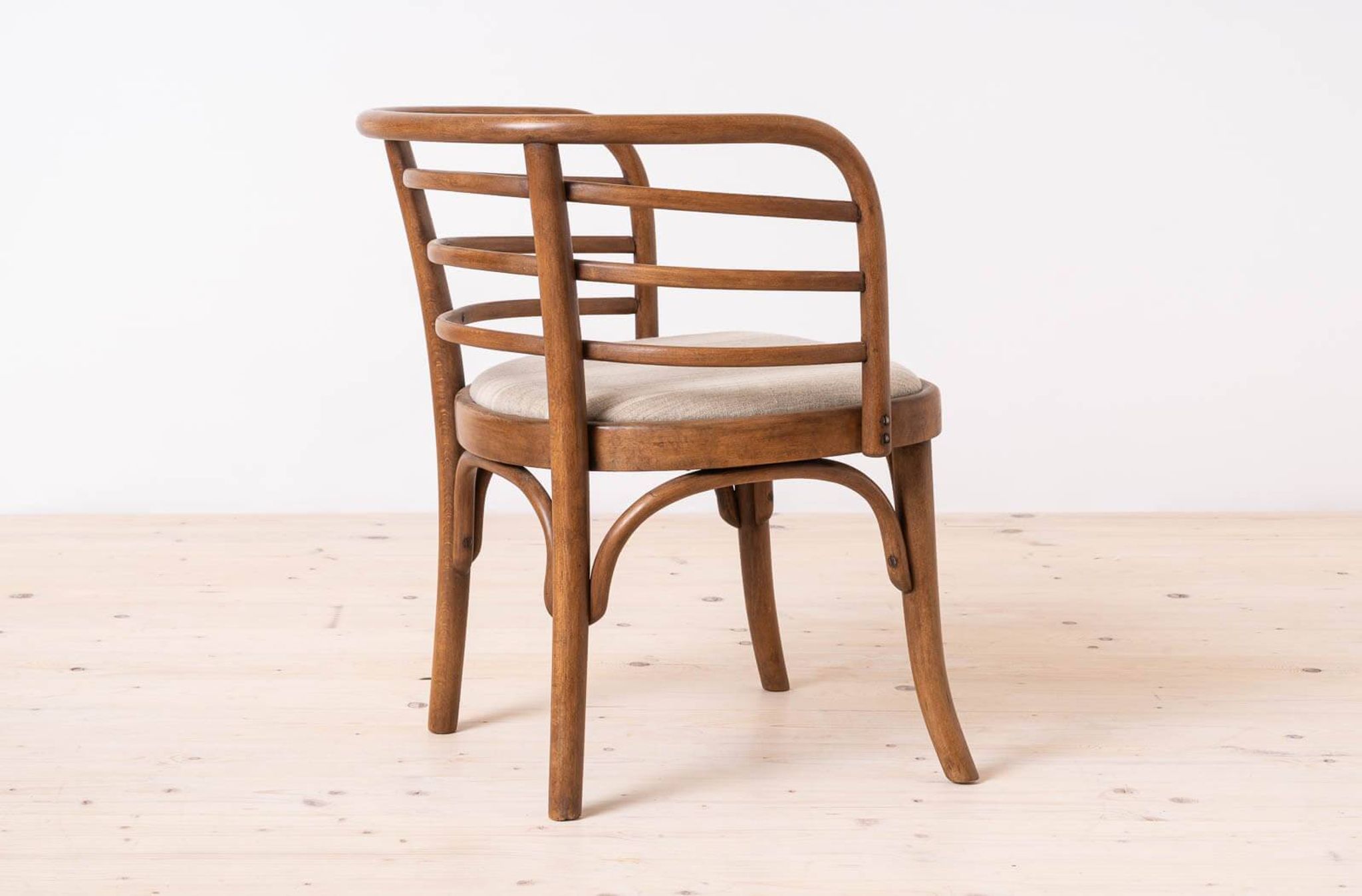 Lot de 2 fauteuils Thonet, modèle B246, années 1930, restaurés et retapissés