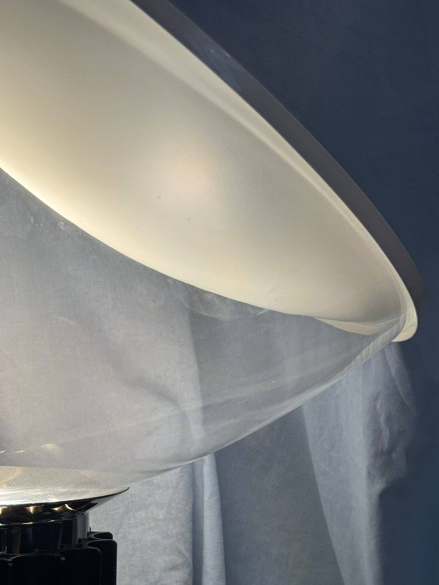Lampe taccia - flos | design achille & pier giacomo castiglioni