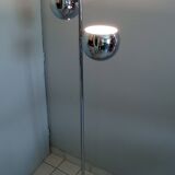 Eyeball floor lamp with tulip base