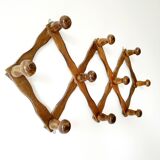 Accordion coatrack
