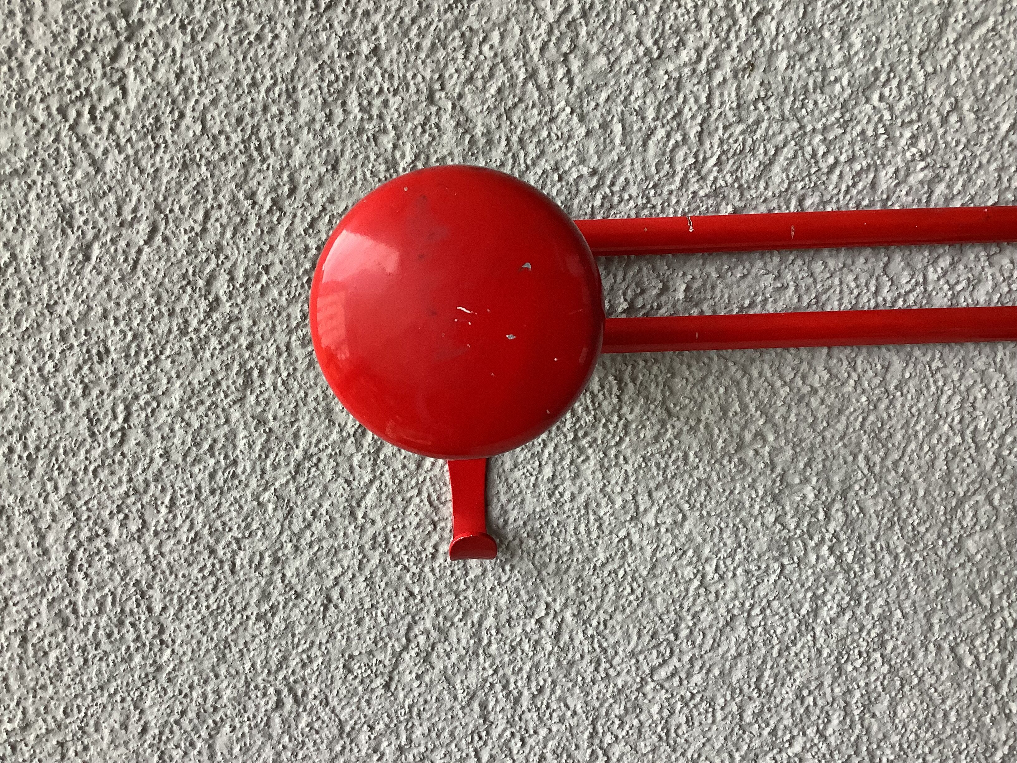 Patères vintage métal laqué rouge, années 70