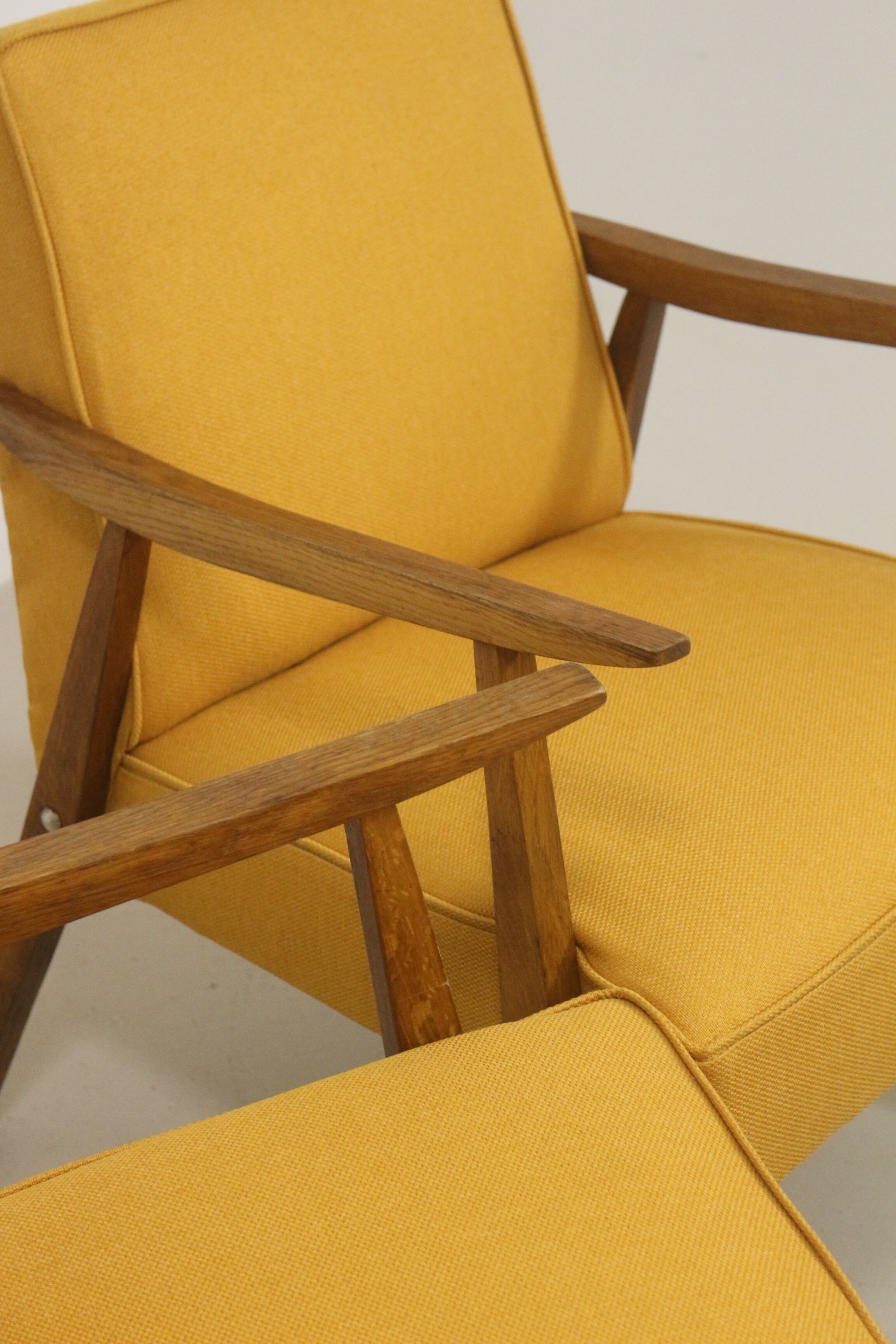 Pair of Scandinavian armchairs 1960 curved armrests. Ref Mimosa