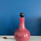 Lampe de table rose foncée