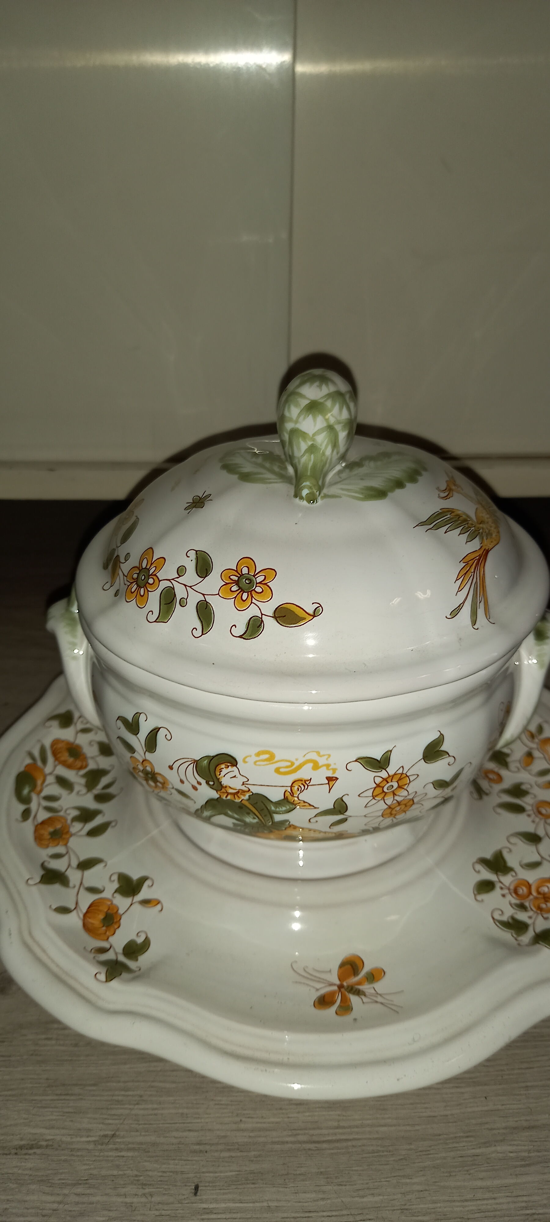 Bonbonnière décor moustiers