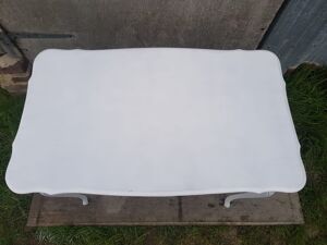 Table style louis Xv Bois Blanc Avec Pieds Courbés Démontables Vintage