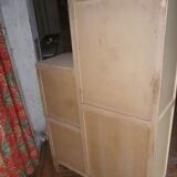 Small parisian wardrobe