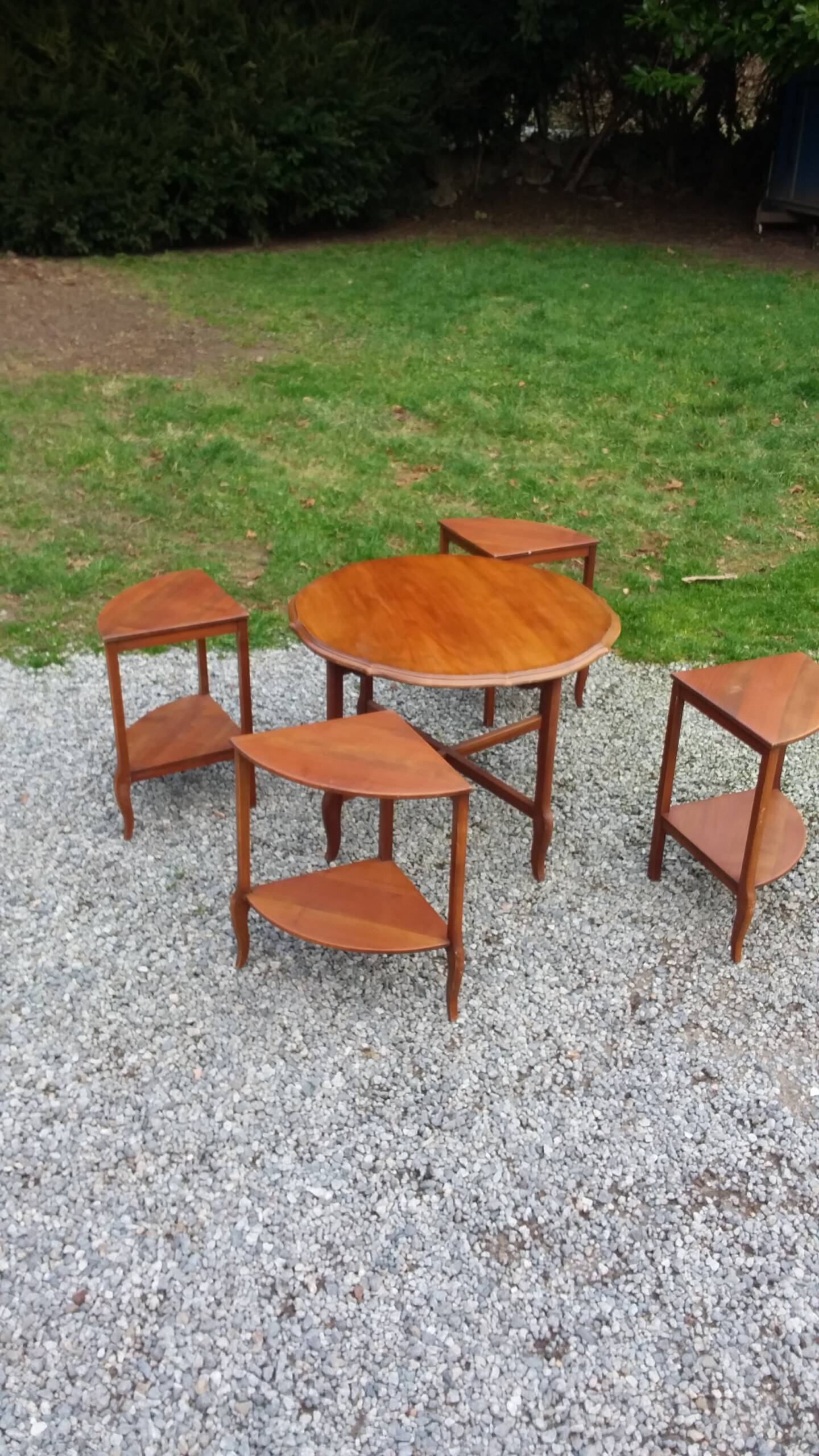 Coffee table nesting tables in cherry wood in classic style from the 60s/70s