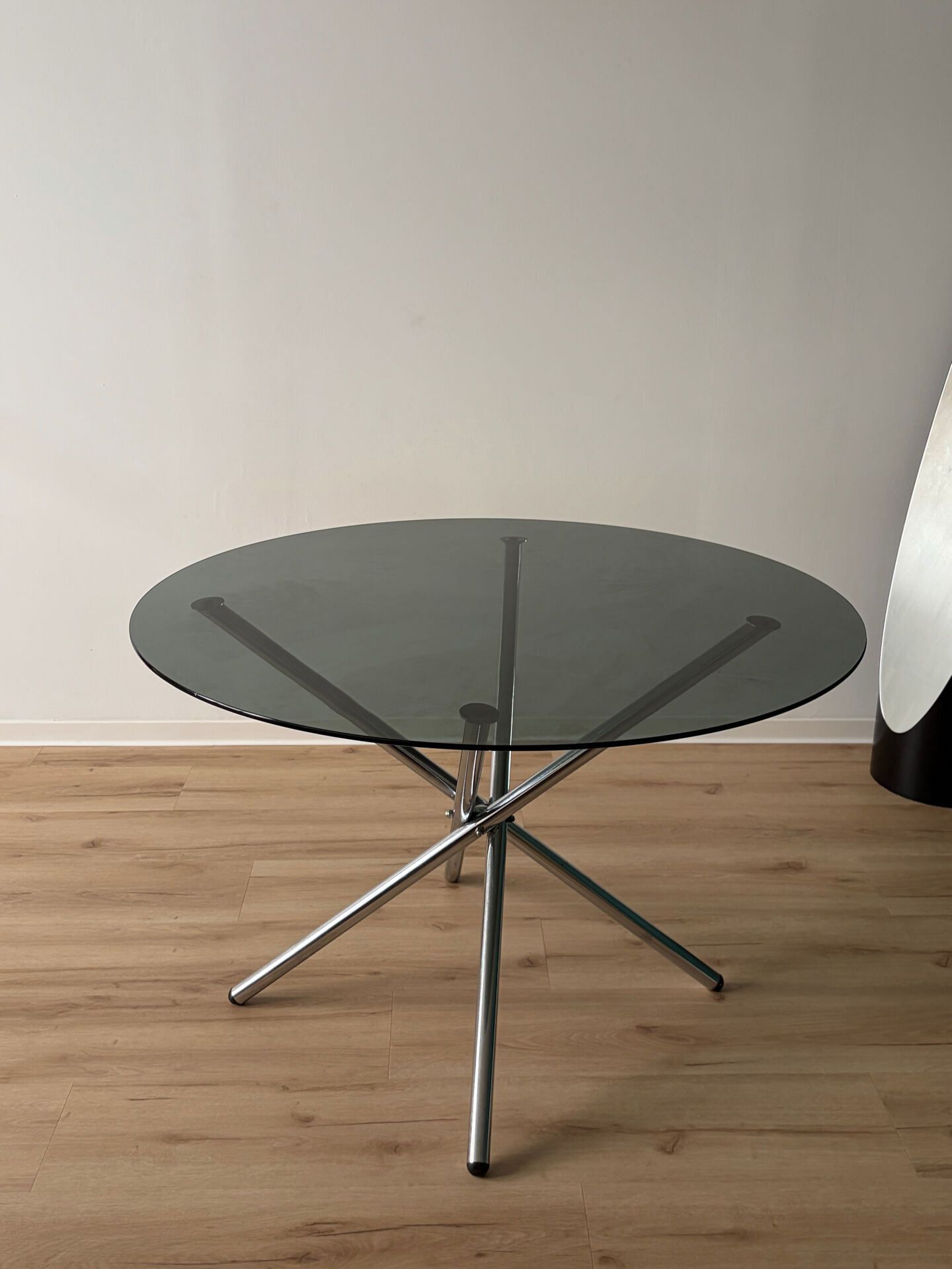 Table à manger plateau verre pieds chrome année 70
