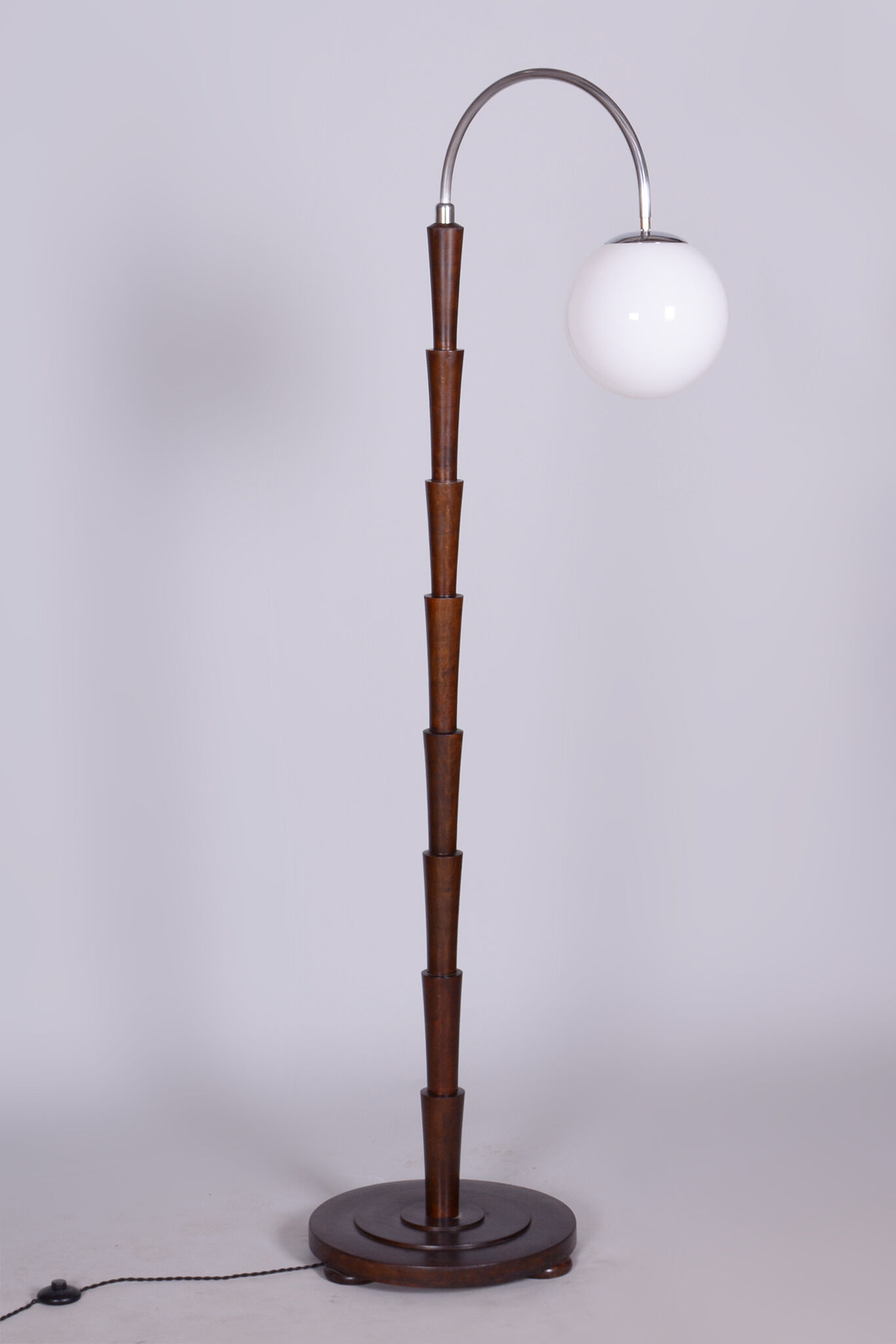 Lampadaire cubisme tchèque restauré, hêtre, acier chromé, Tchéquie, années 1920