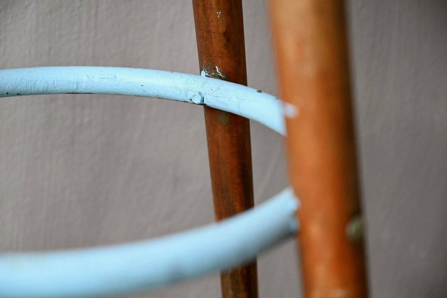 Vintage 60s bar stool in blue lacquered wood and metal.