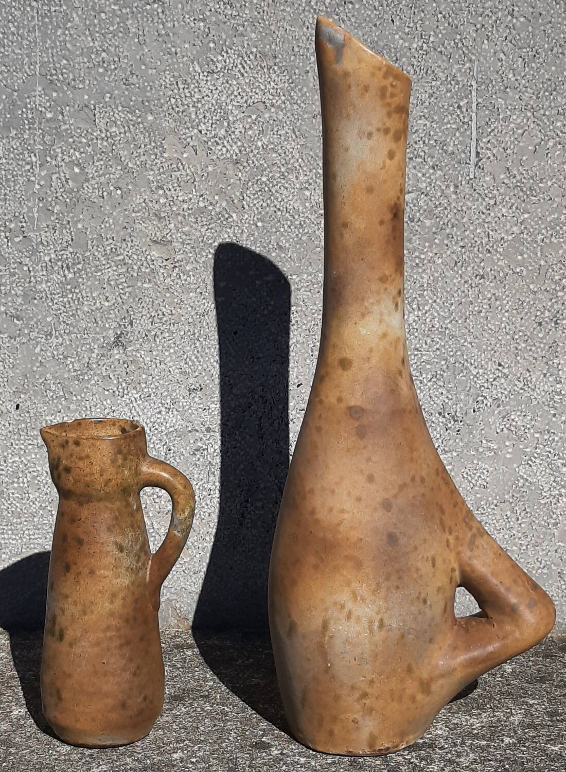 Ceramic vase (or pitcher), signed. (Agnès Escala, Vallauris)
