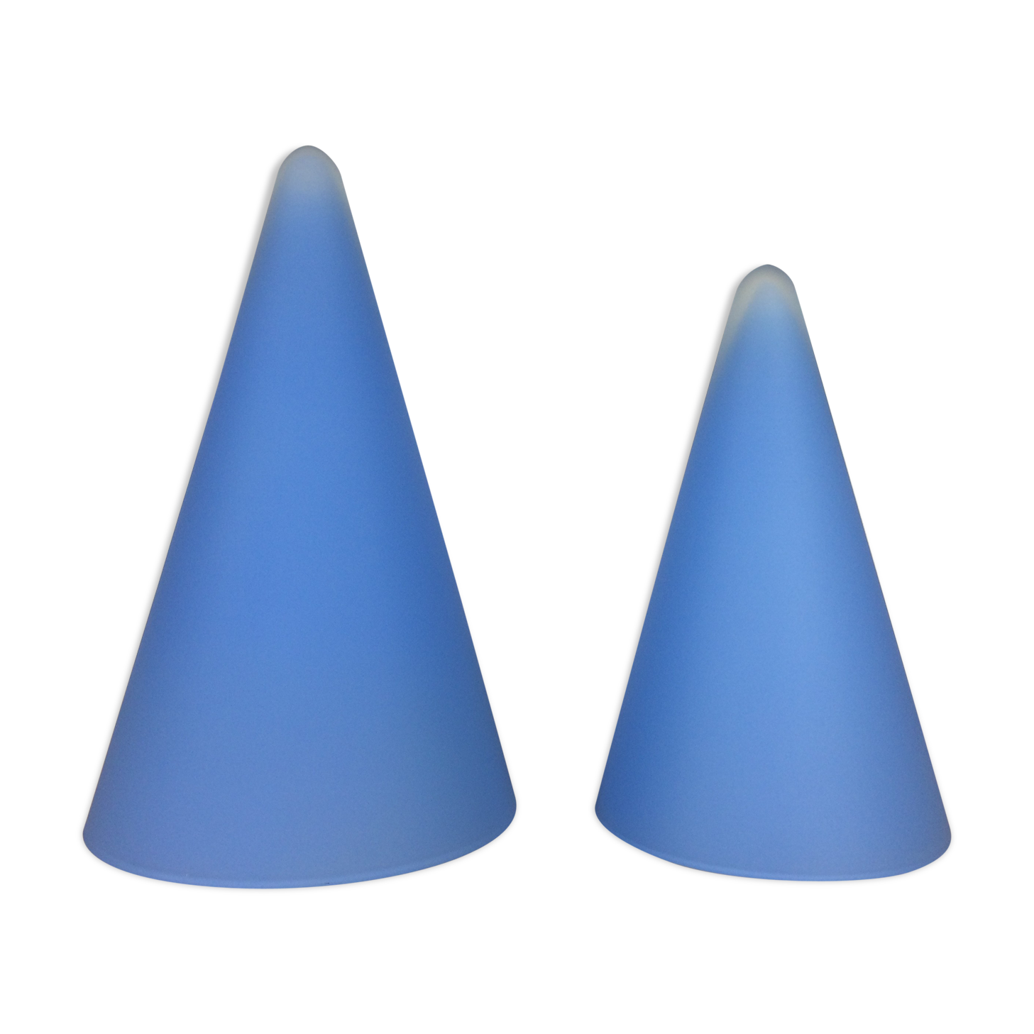 2 lampes coniques Teepee par SCE en verre bleu