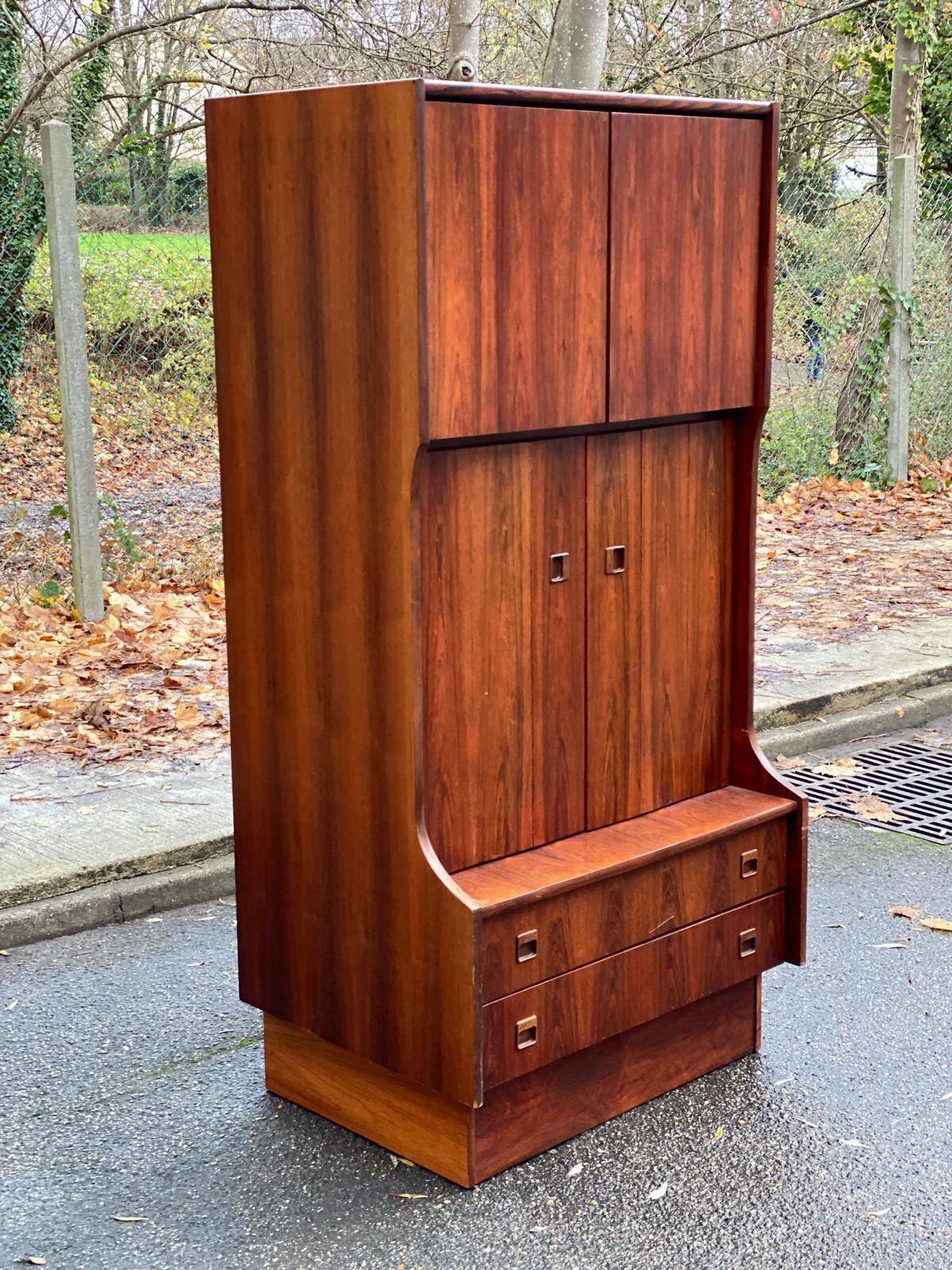 Scandinavian teak wardrobe, circa 1950, 91x65x183cm