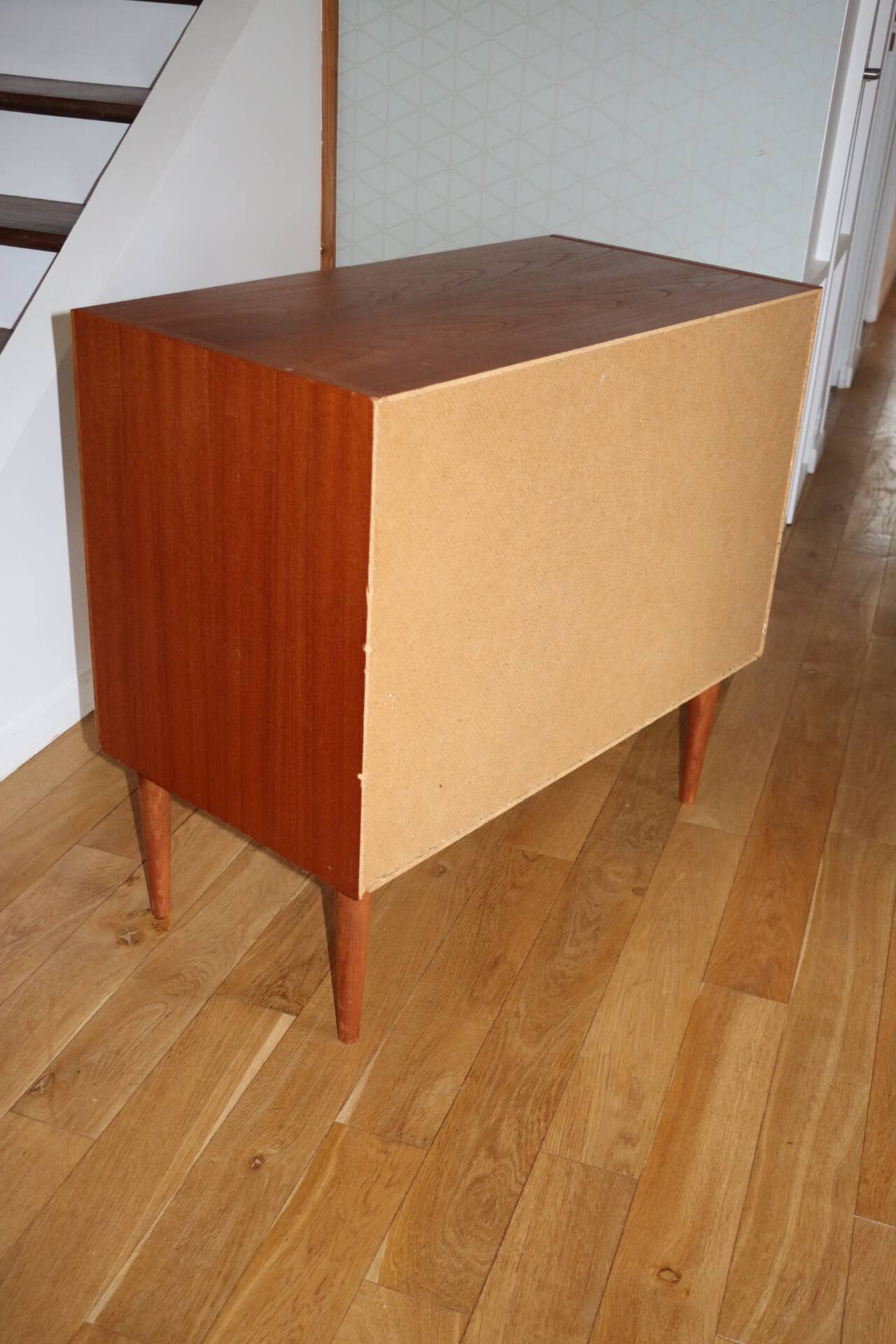 Teak sideboard with 2 doors
