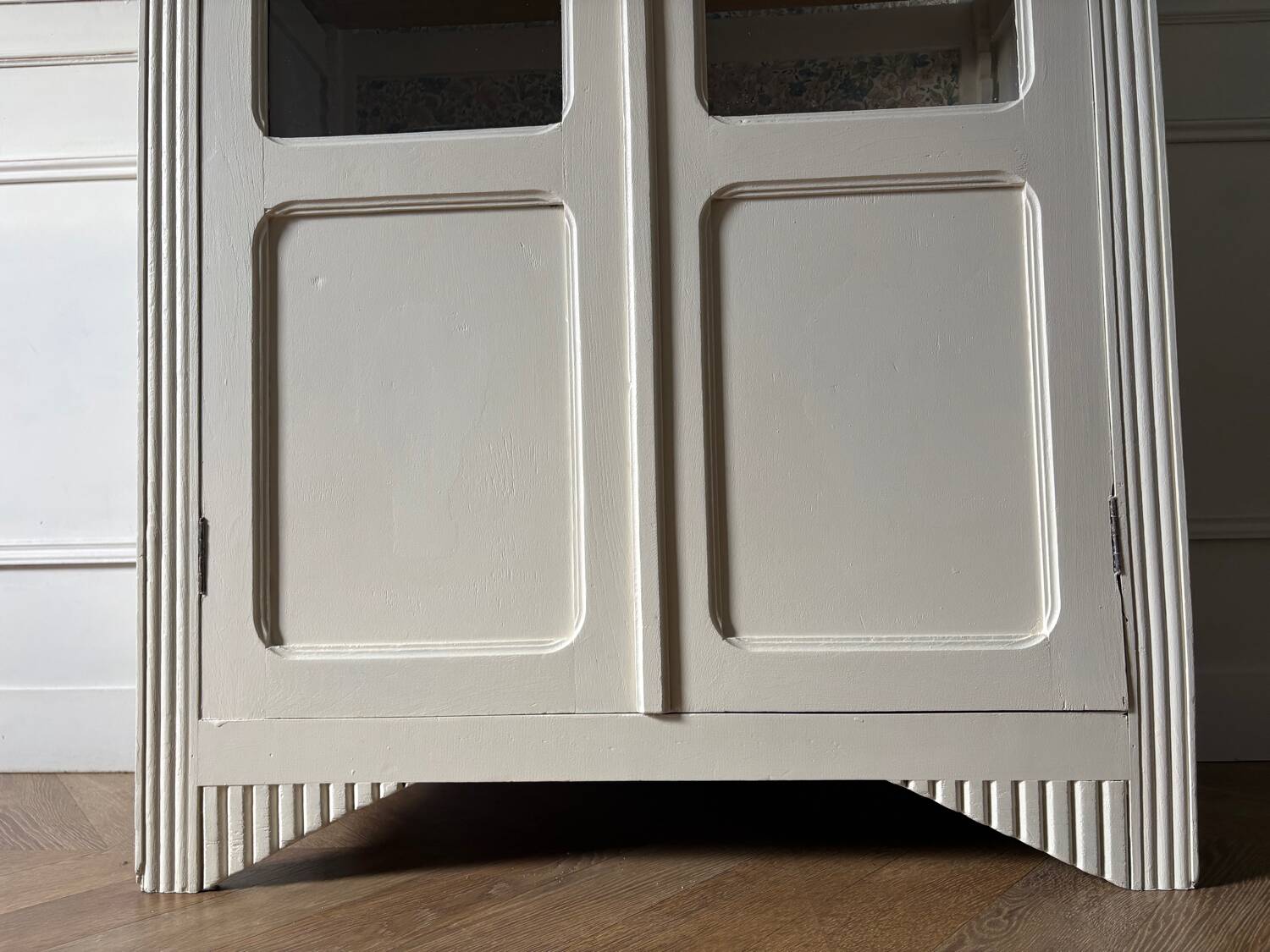 Parisian Art Deco display cabinet