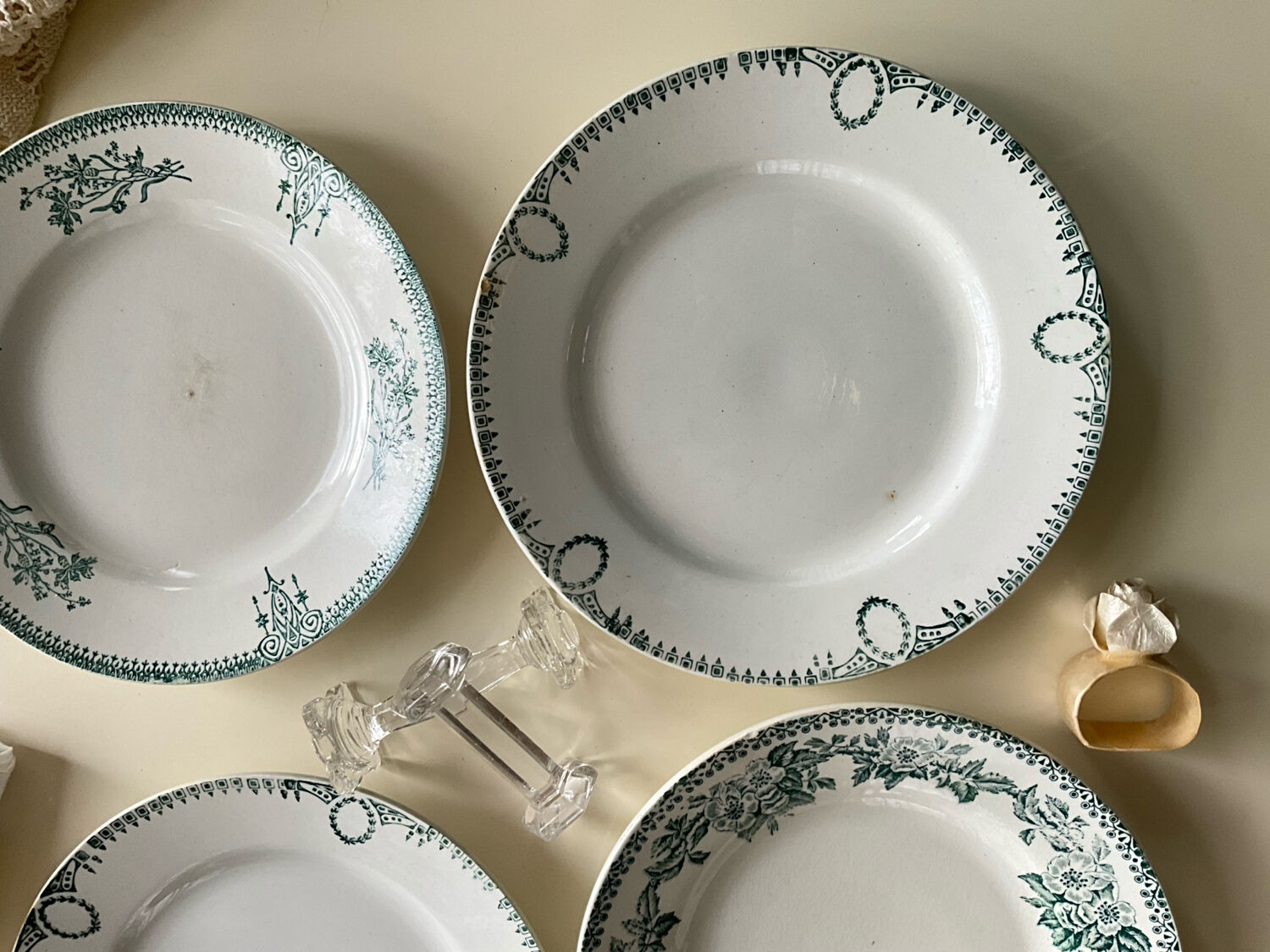 Mix and match 4 plates.