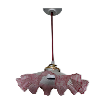 Frosted glass suspension with burgundy nets