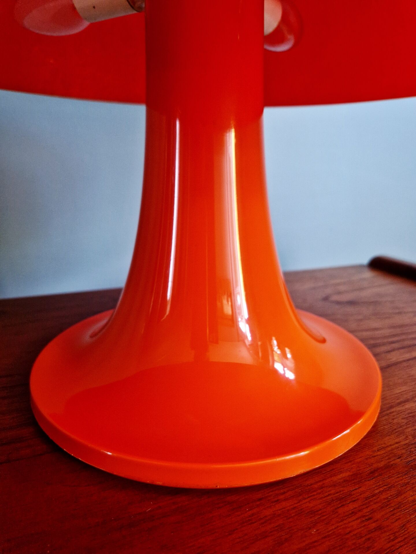 Lampe Nesso, fibre de verre orange, Giancarlo Mattioli, Artemide,1960