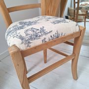Country chair in blue toile de Jouy