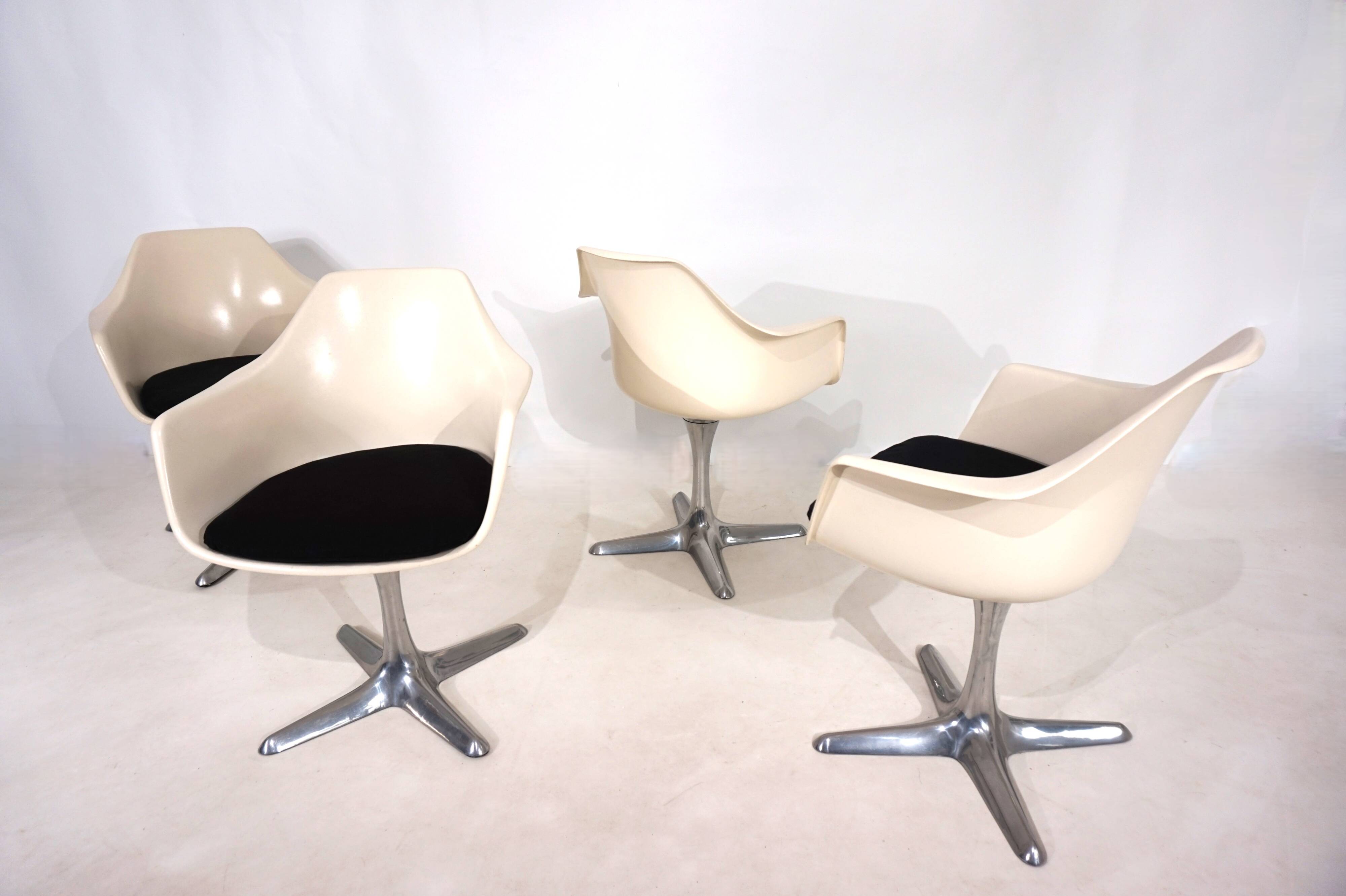 Ensemble de quatre chaises de salle à manger Arkana 116 par Maurice Burke, 1960