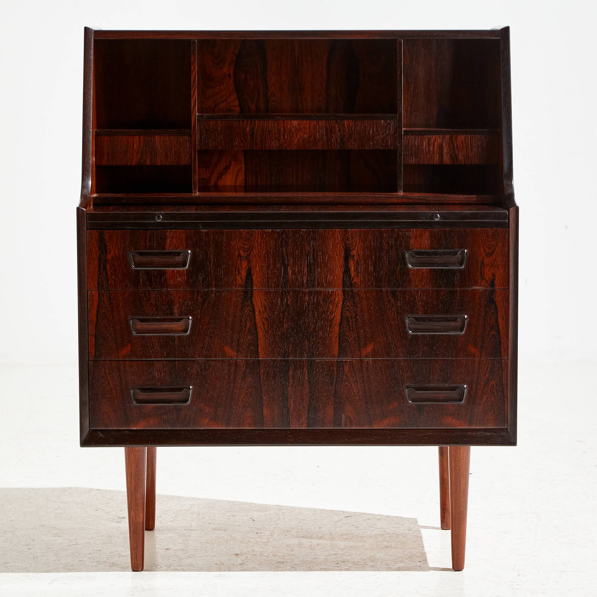 Bureau en palissandre restauré par arne wahl iversen pour vinde møbelfabrik
