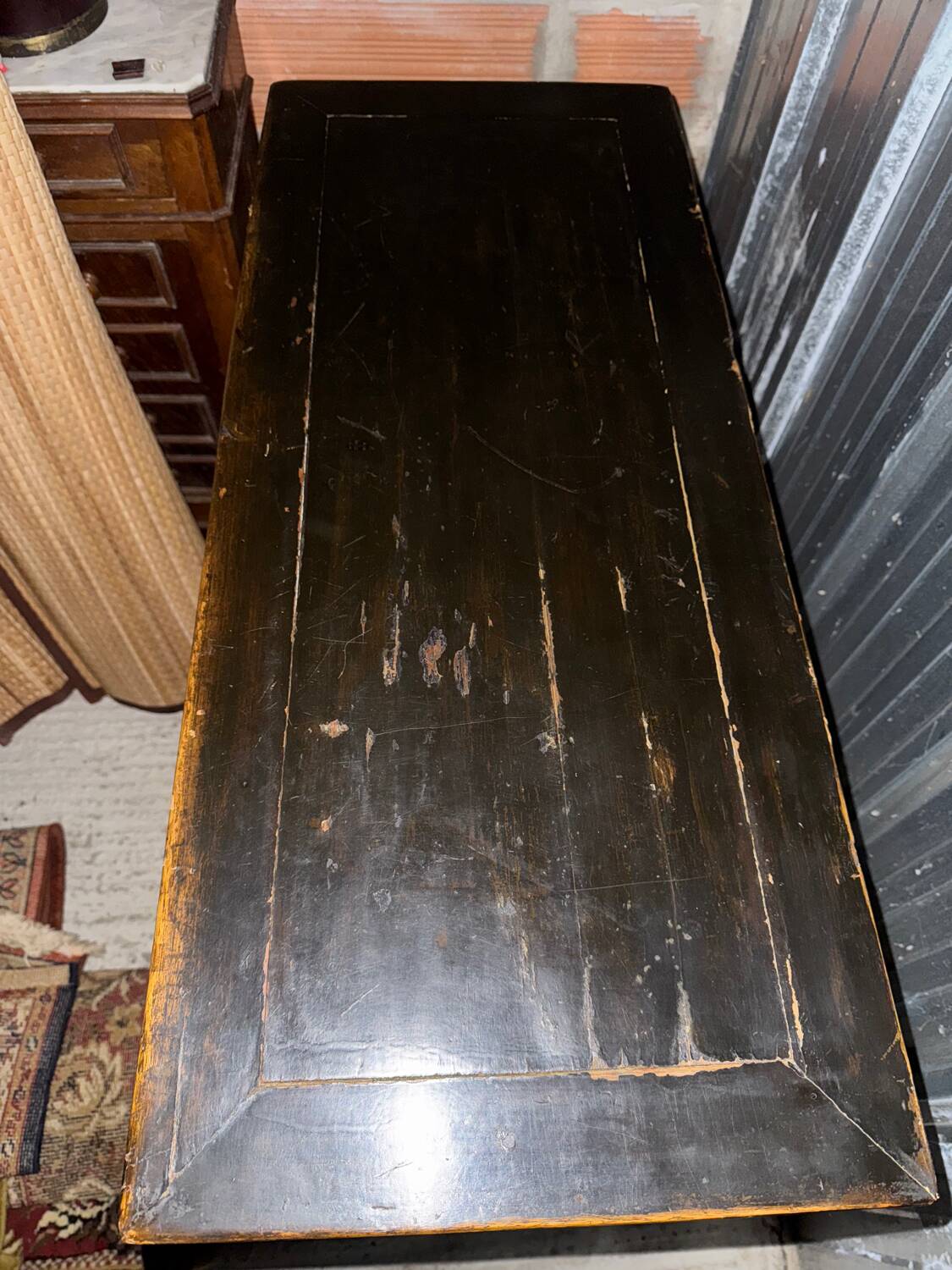 Antique Chinese sideboard. 2 drawers + 2 doors.