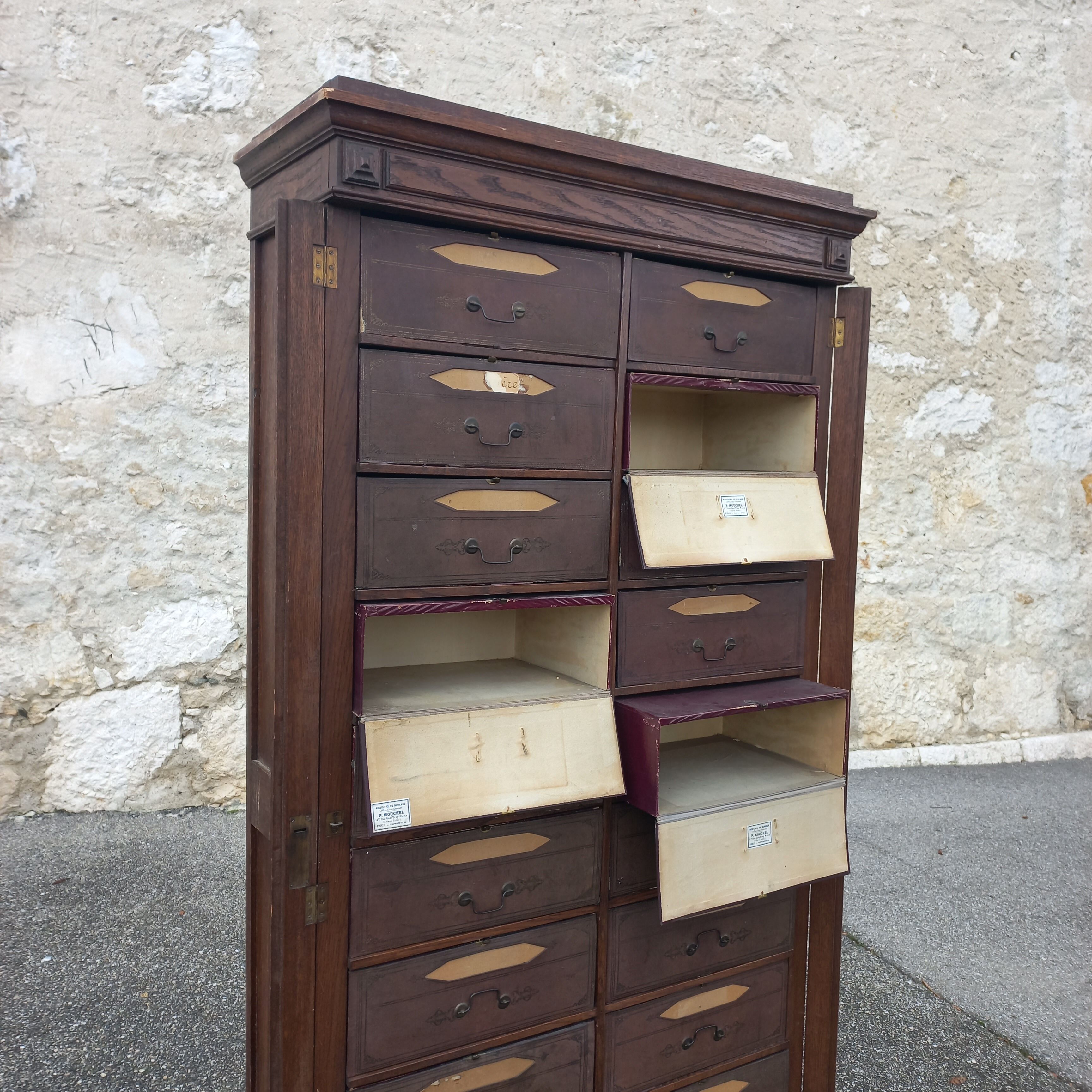 Herbalist cardboard maker