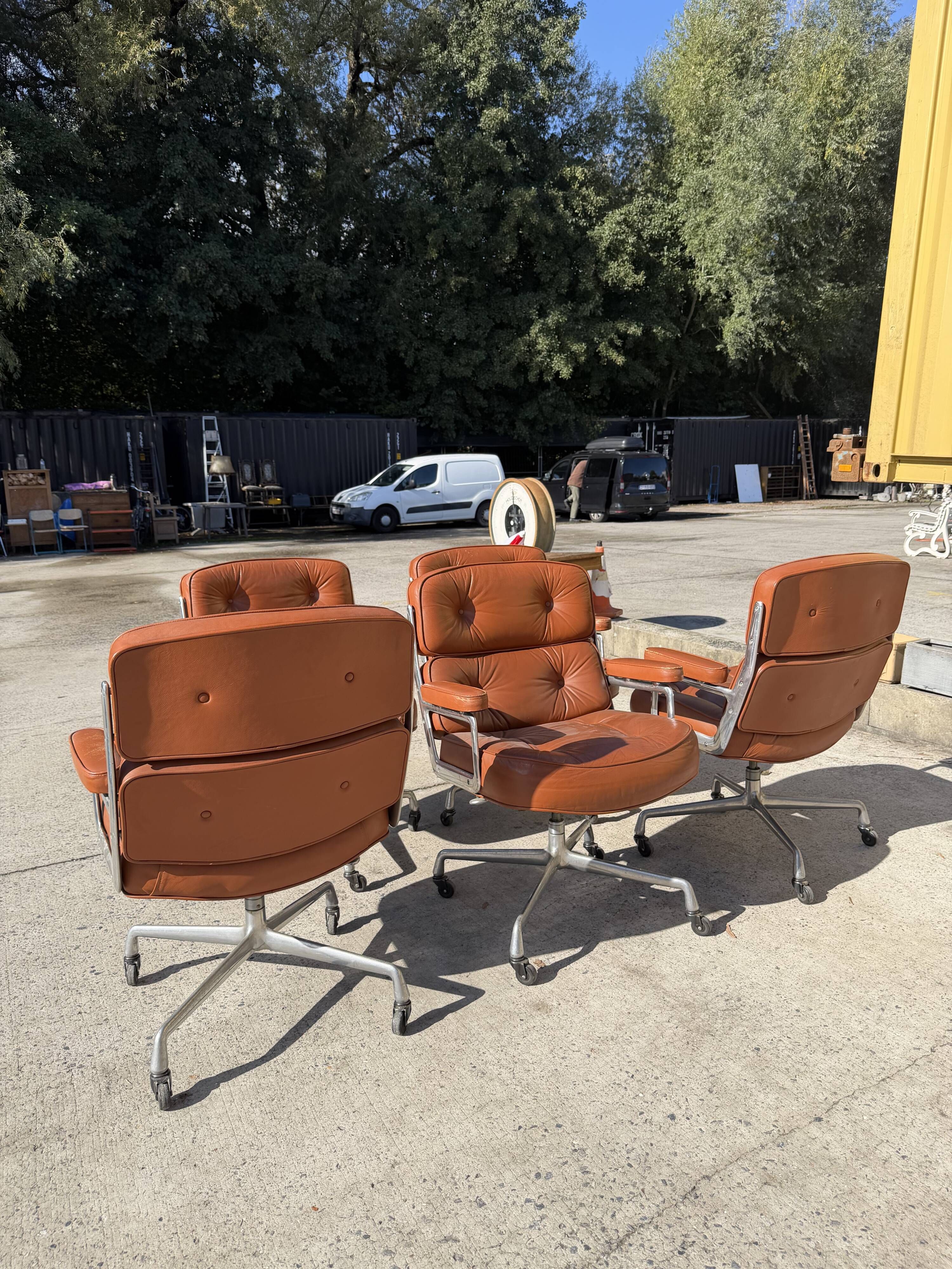 Lobby chairs de Charles et ray eames