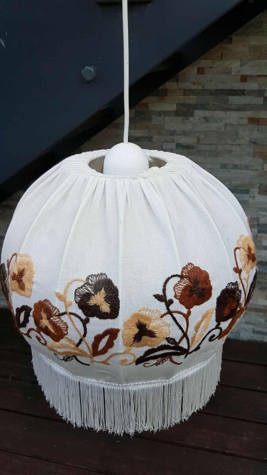 Fringed vintage suspension with brown flowers